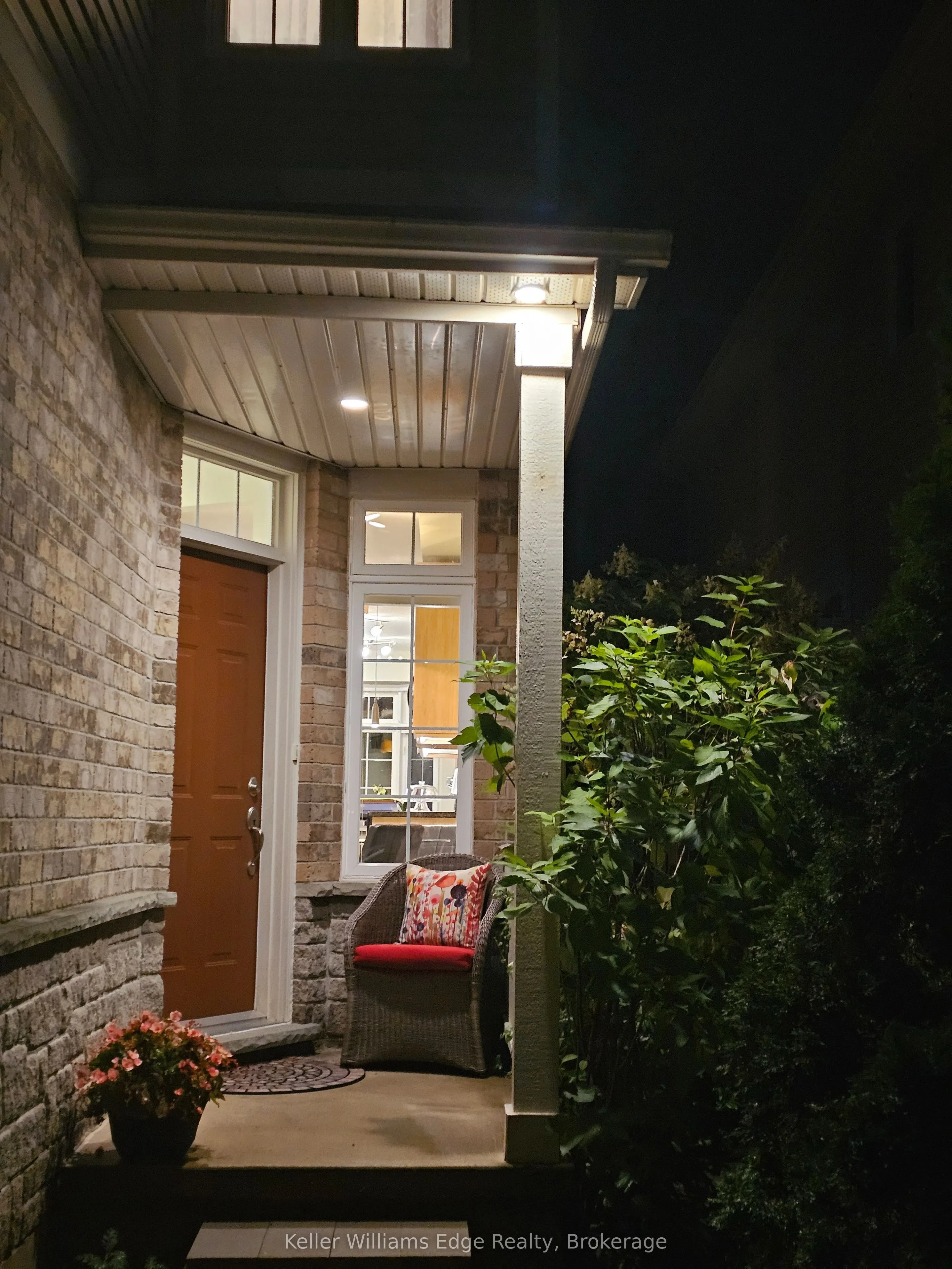 46 Sunnycroft Court W