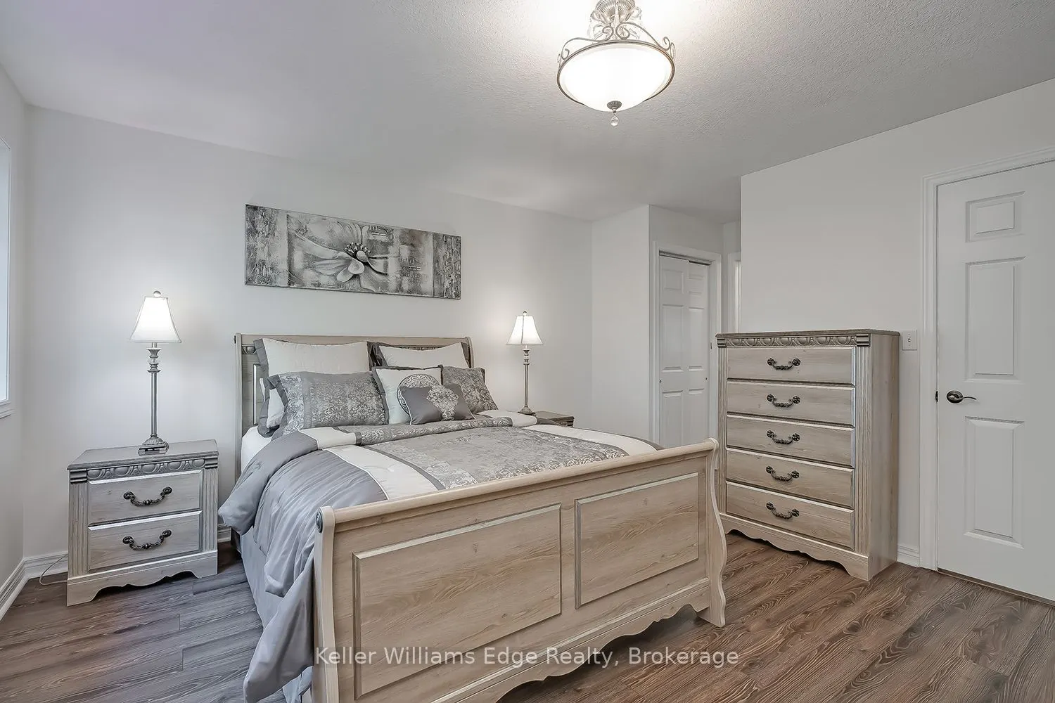 46 Sunnycroft Court W
