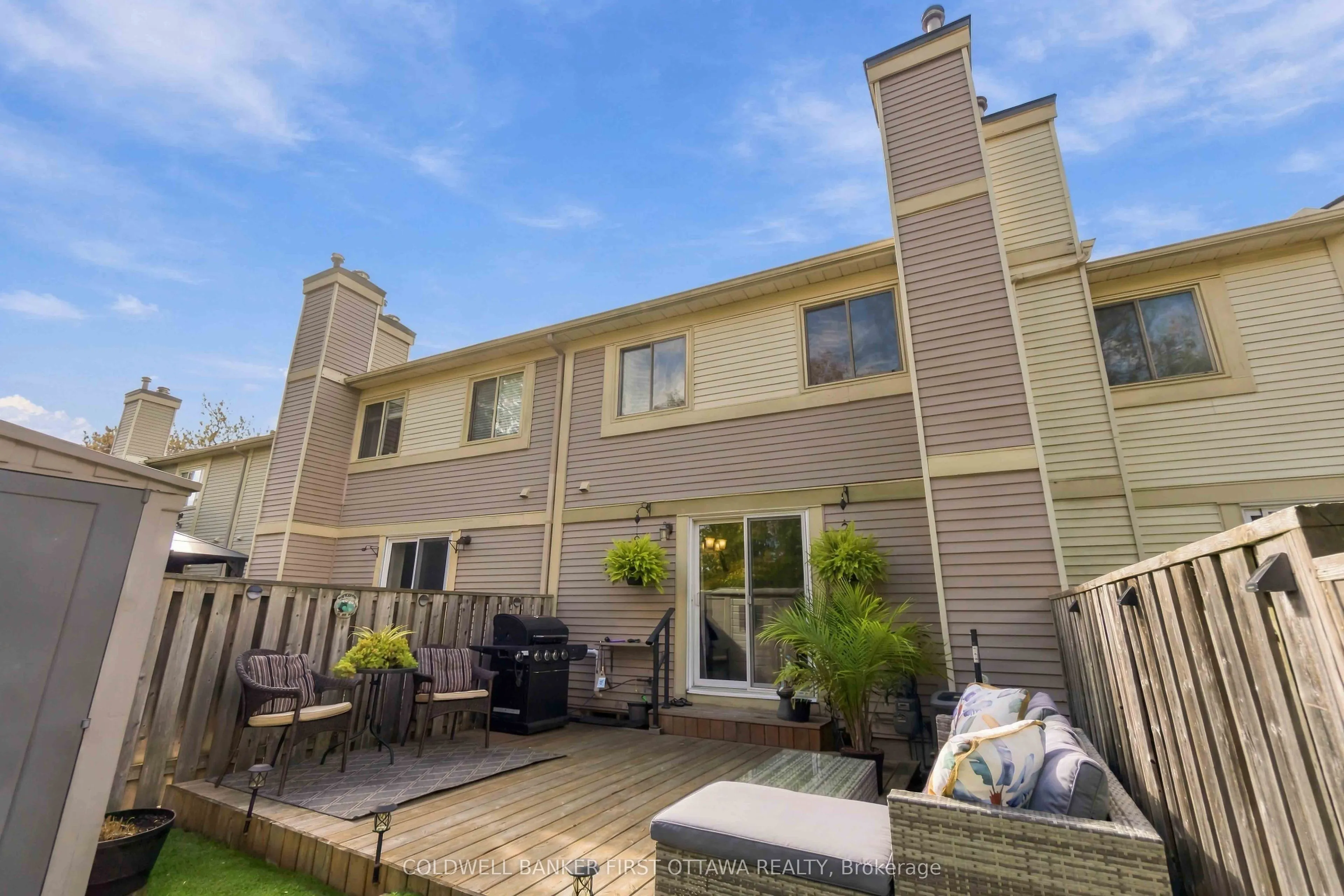 593 Canotia Place #70
