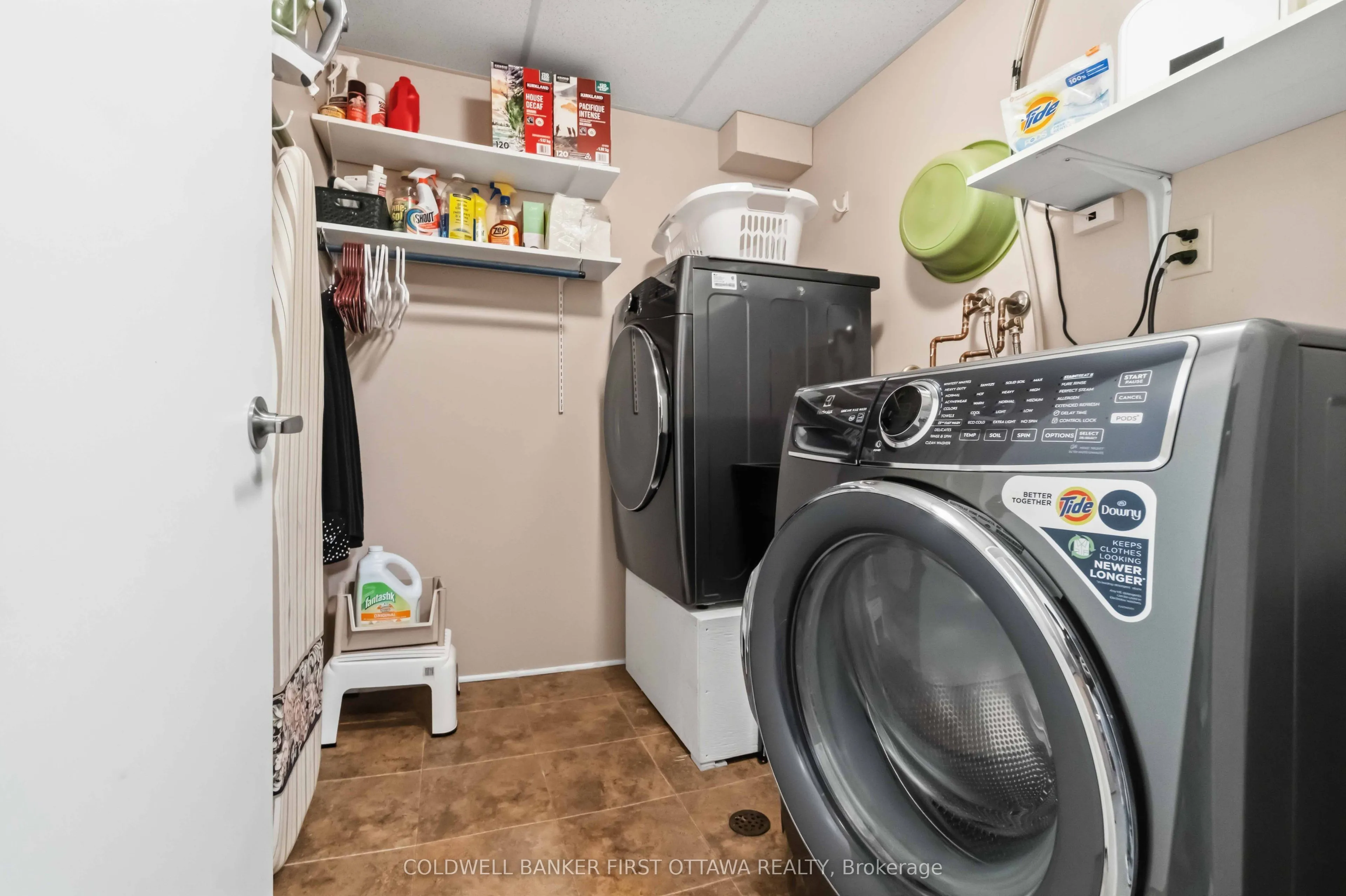 593 Canotia Place #70