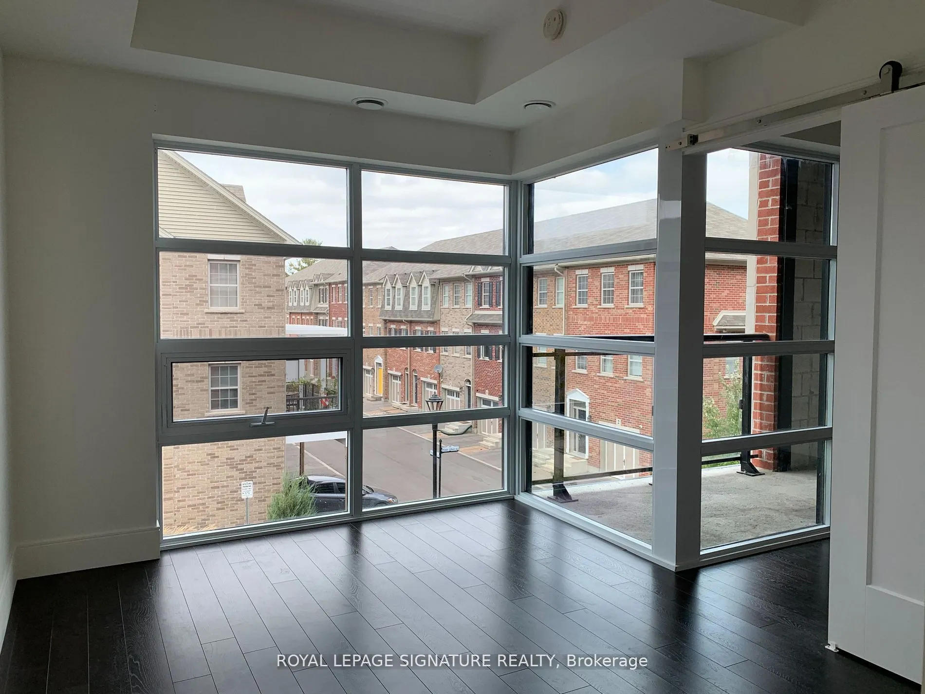 15 Prince Albert Boulevard #307