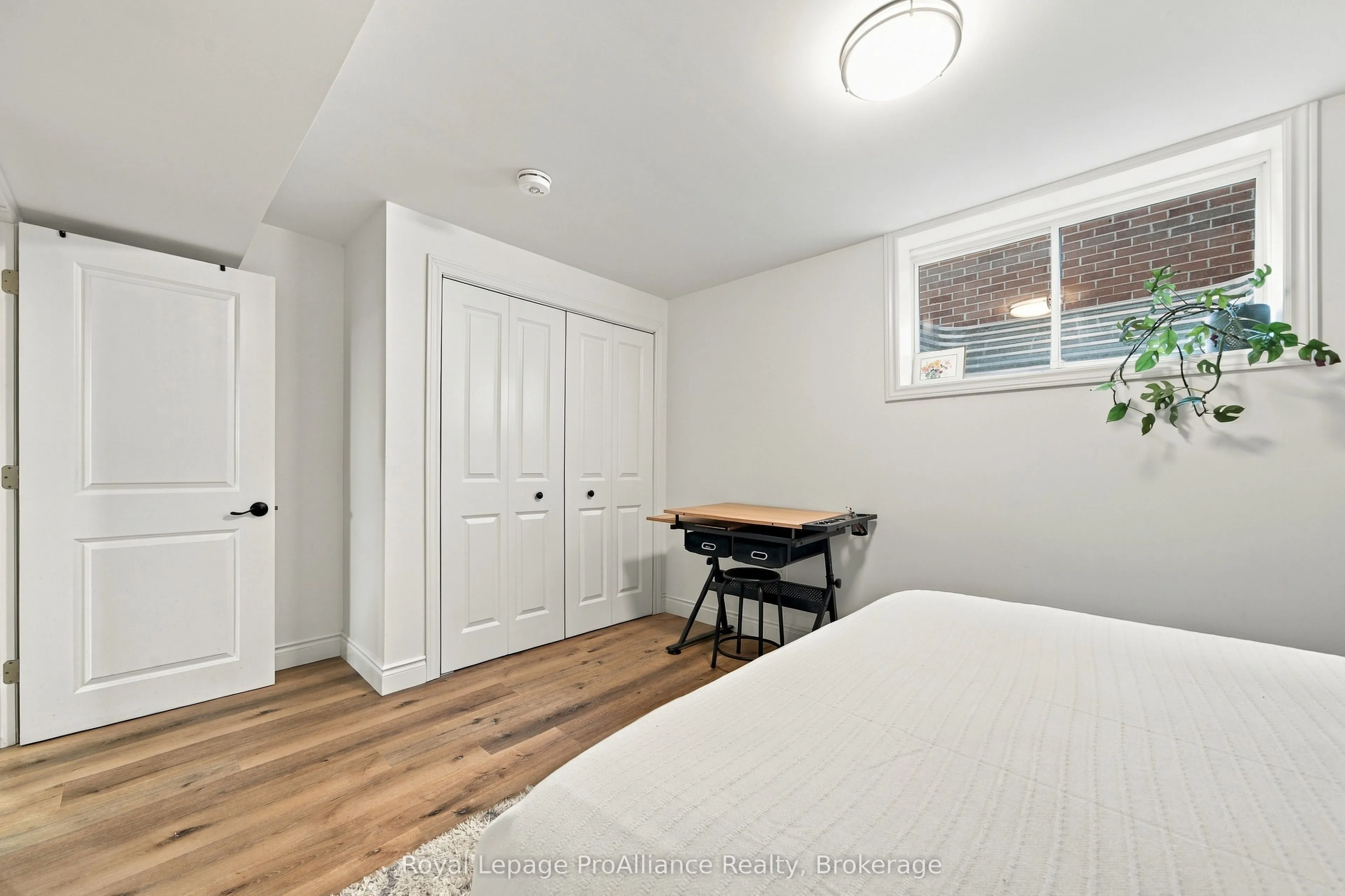 28 Aberdeen Street W