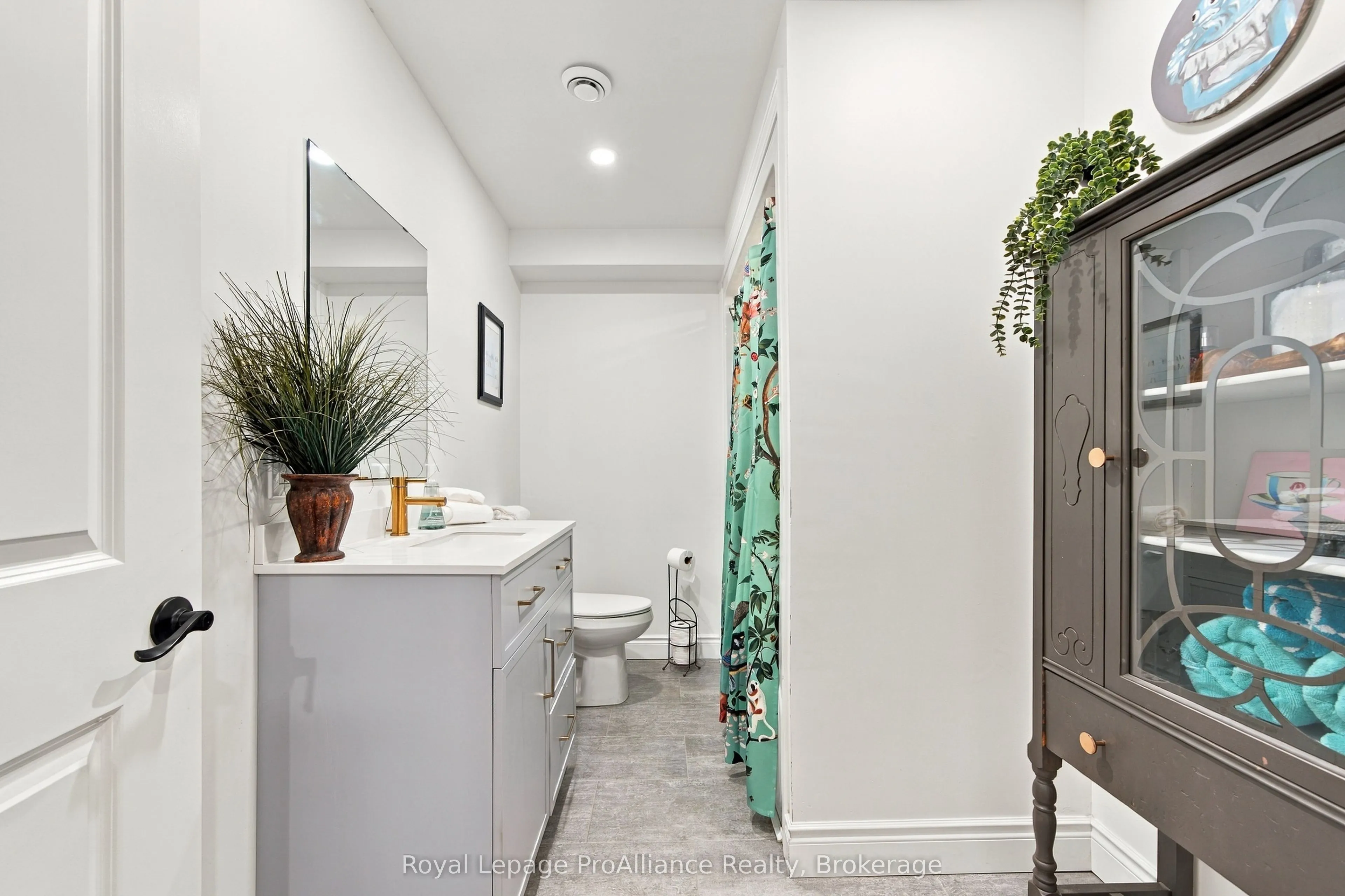 28 Aberdeen Street W