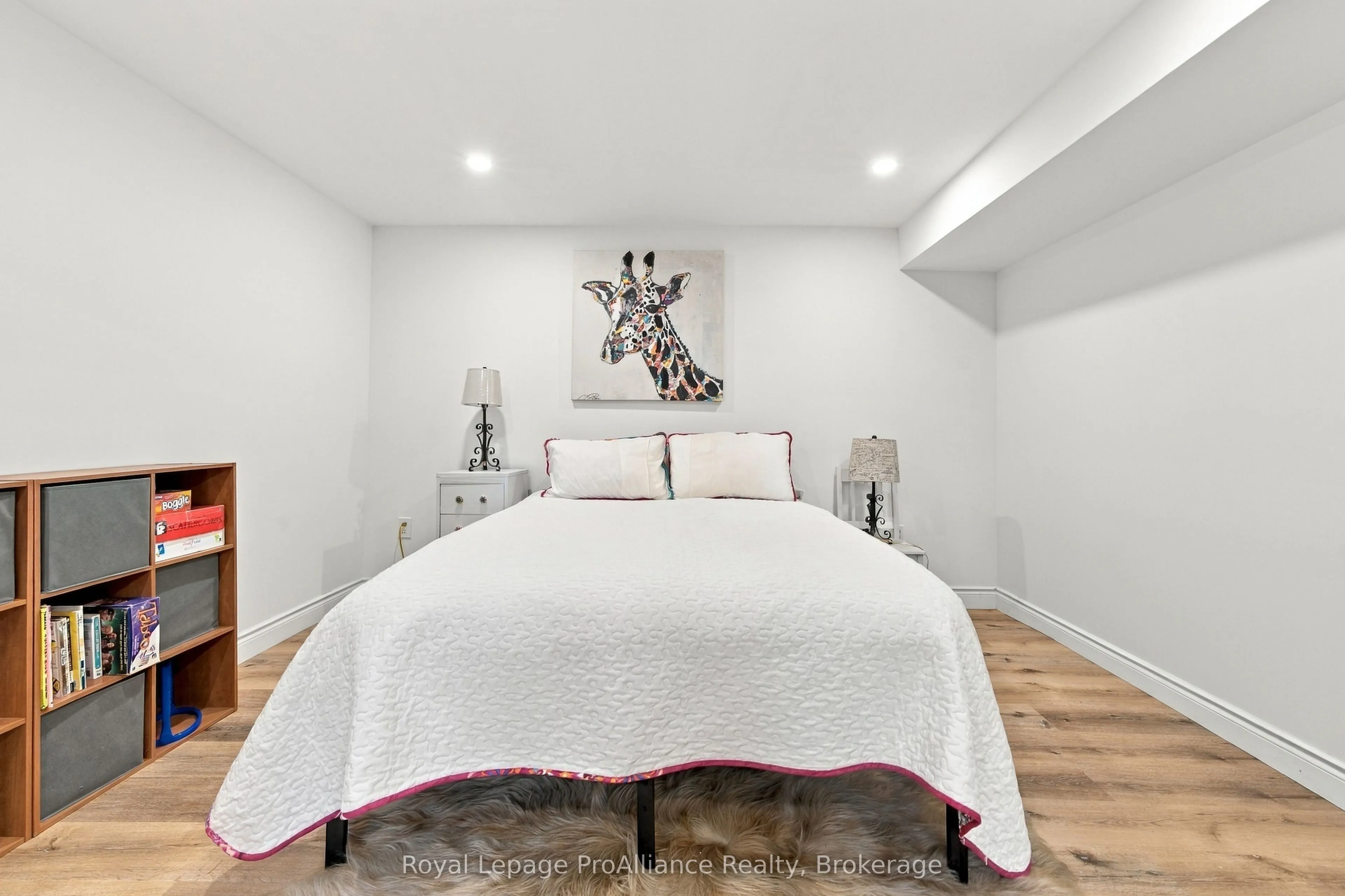 28 Aberdeen Street W