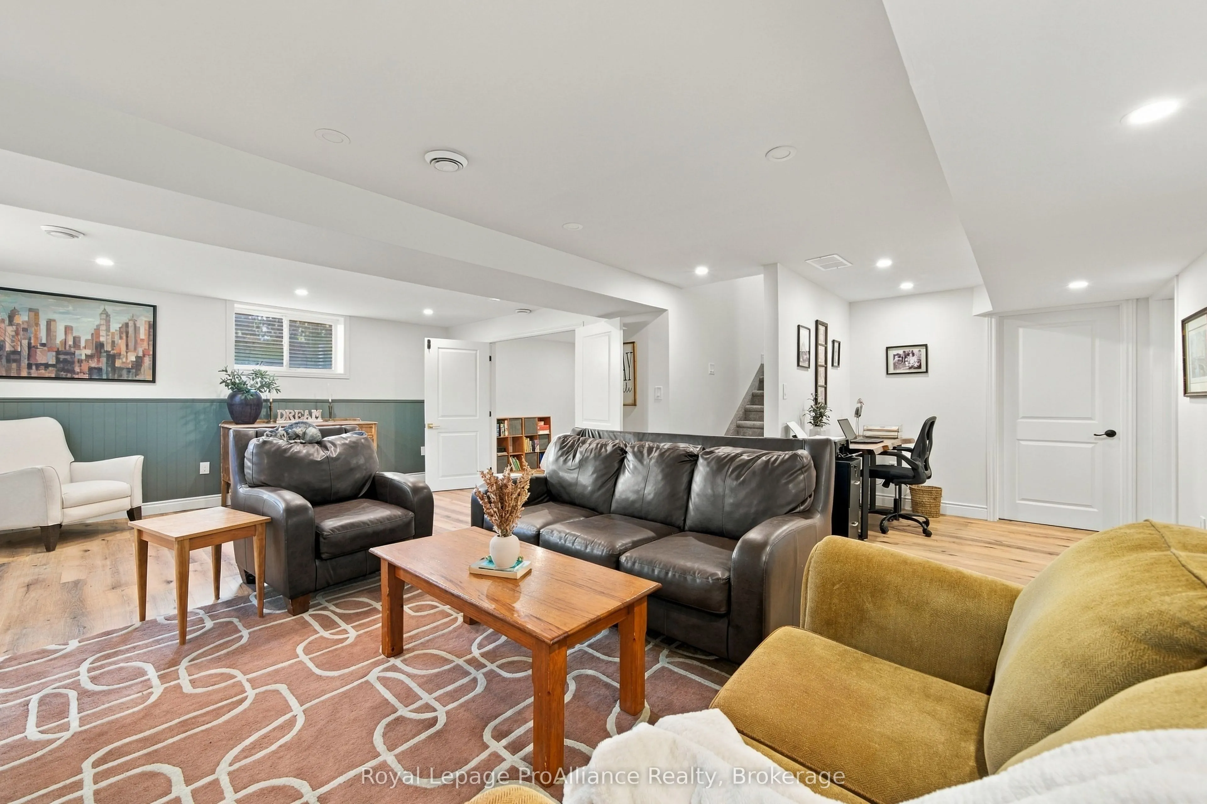 28 Aberdeen Street W