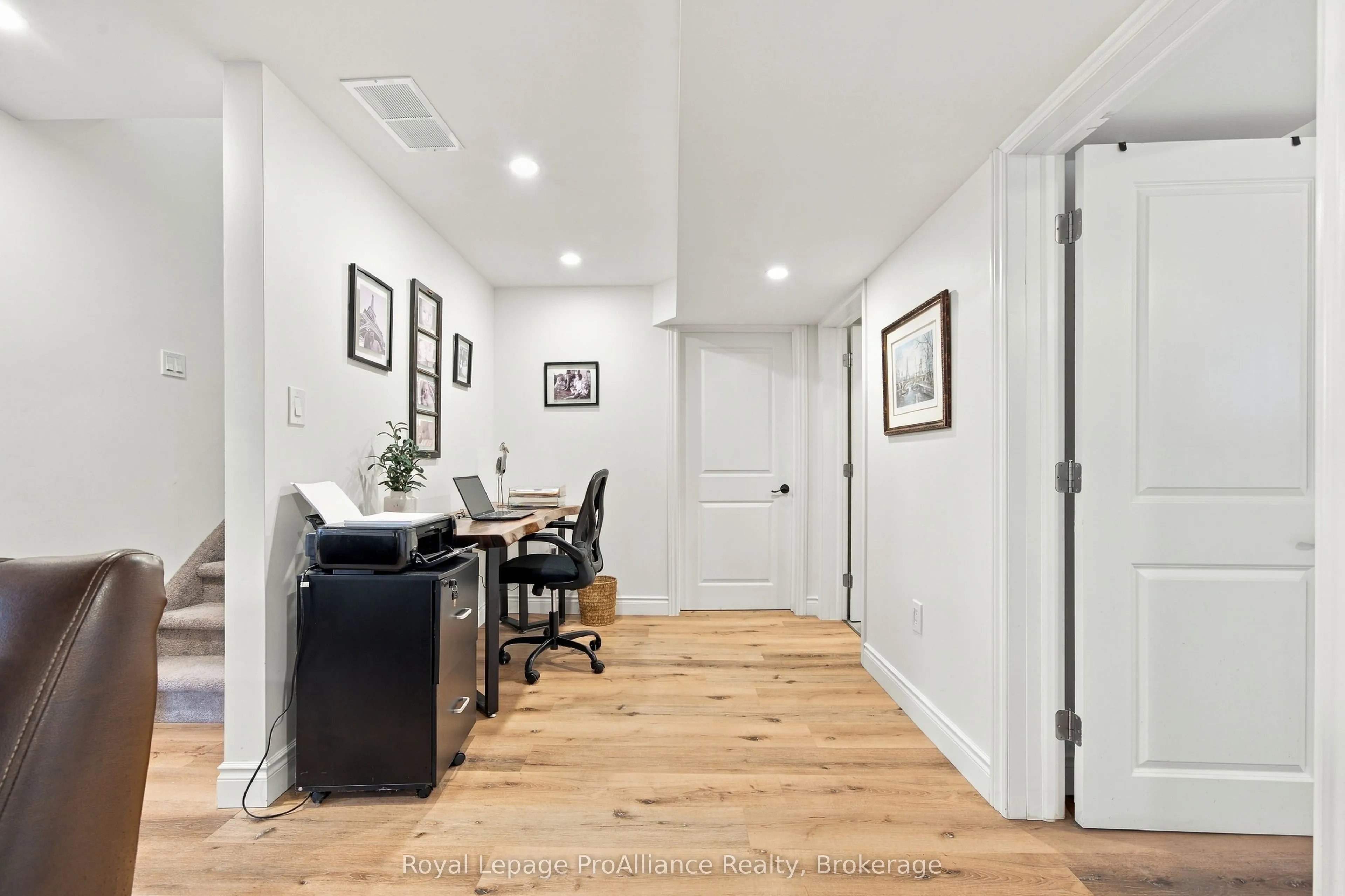 28 Aberdeen Street W