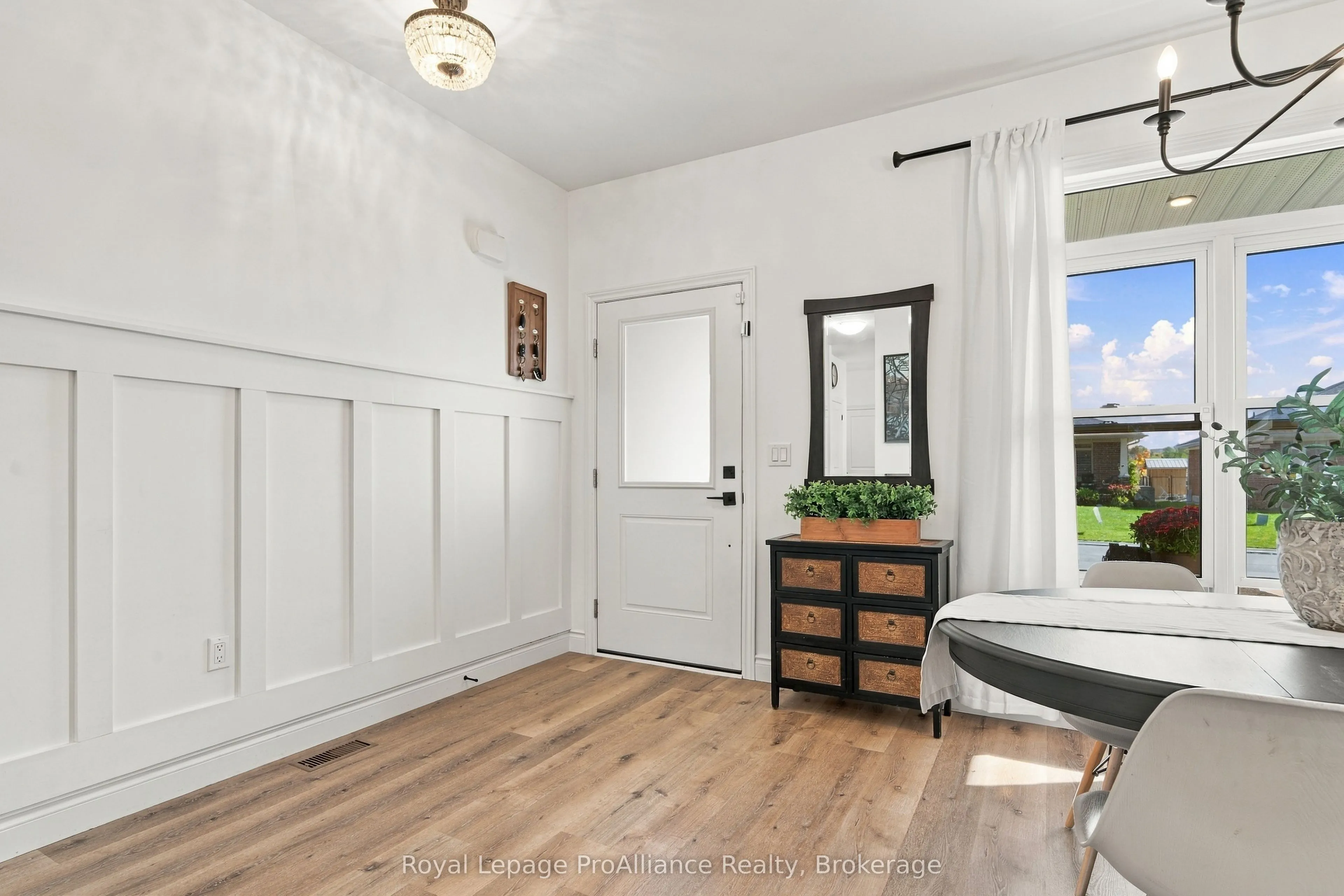 28 Aberdeen Street W