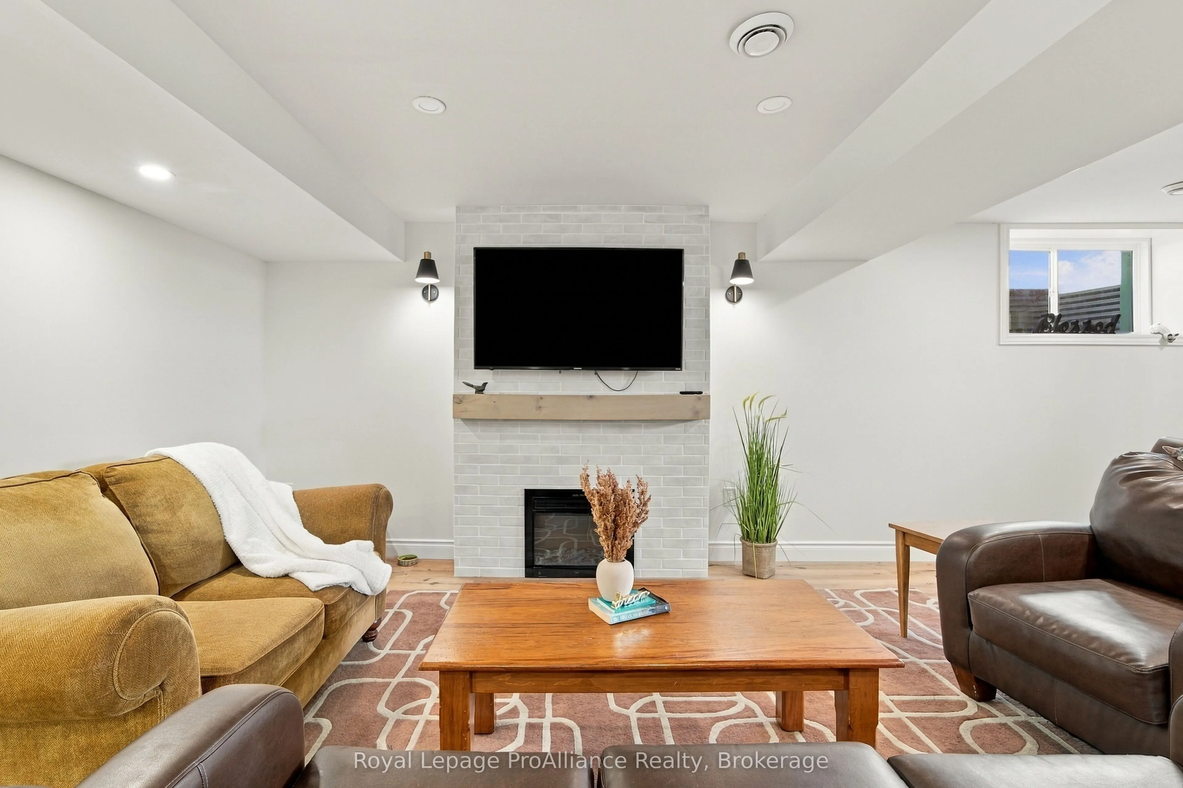 28 Aberdeen Street W