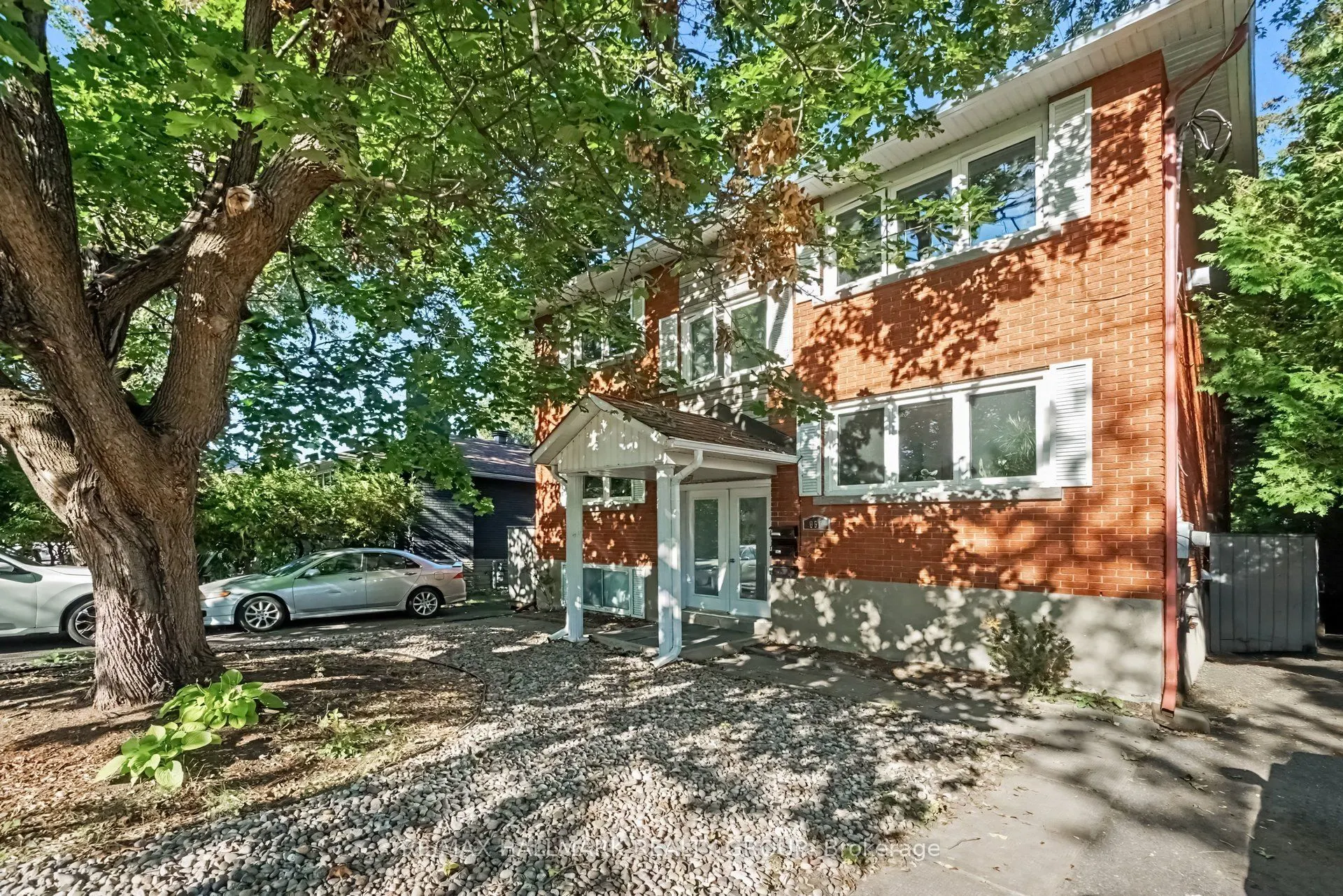 657 Golden Avenue #2