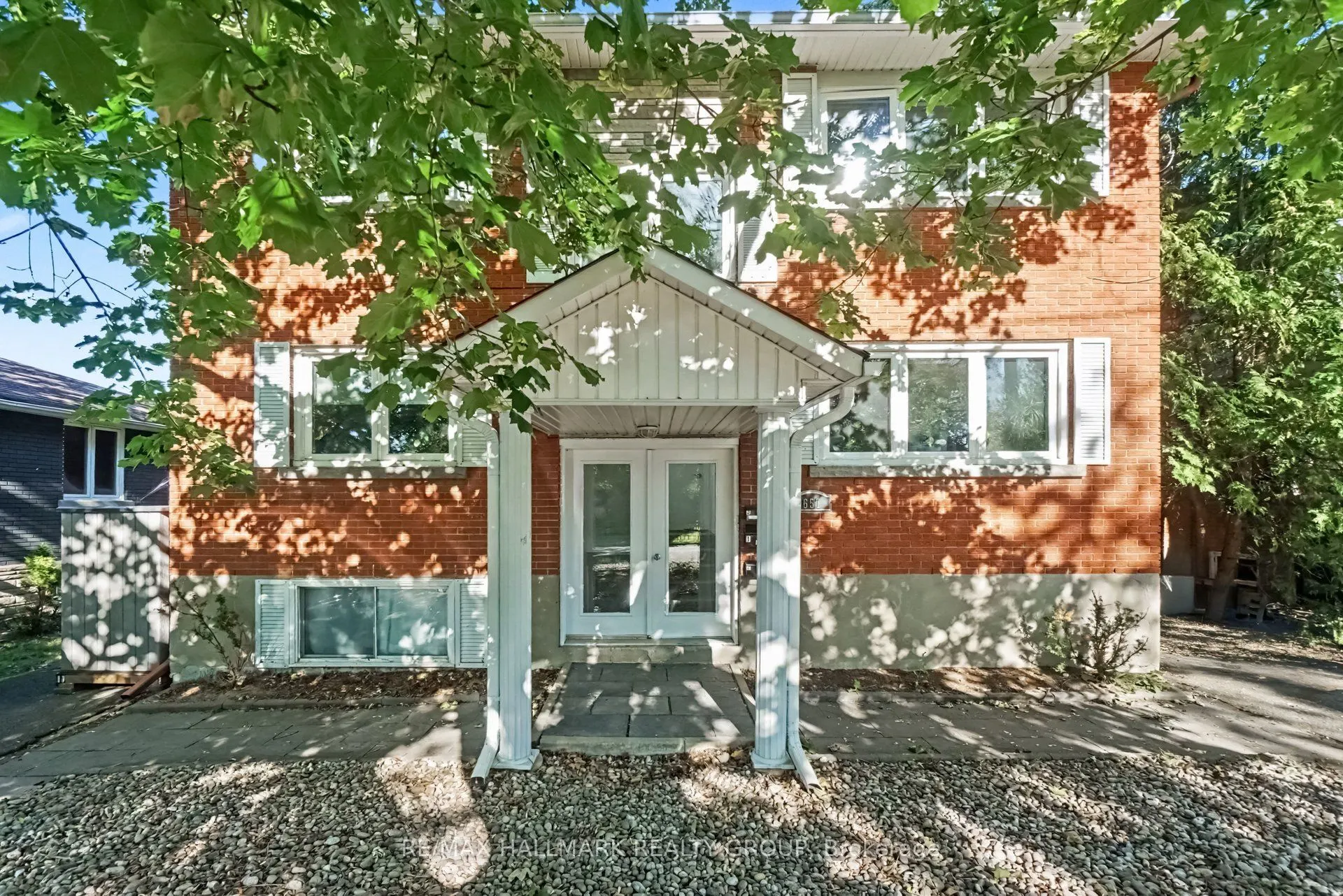 657 Golden Avenue #2