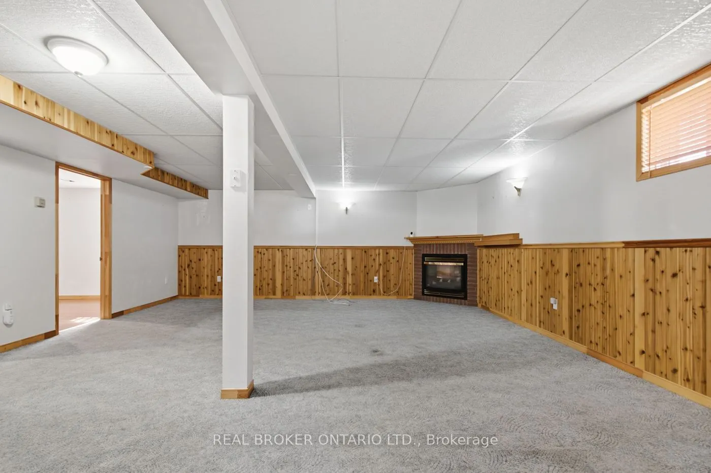 23 MADISON Court W