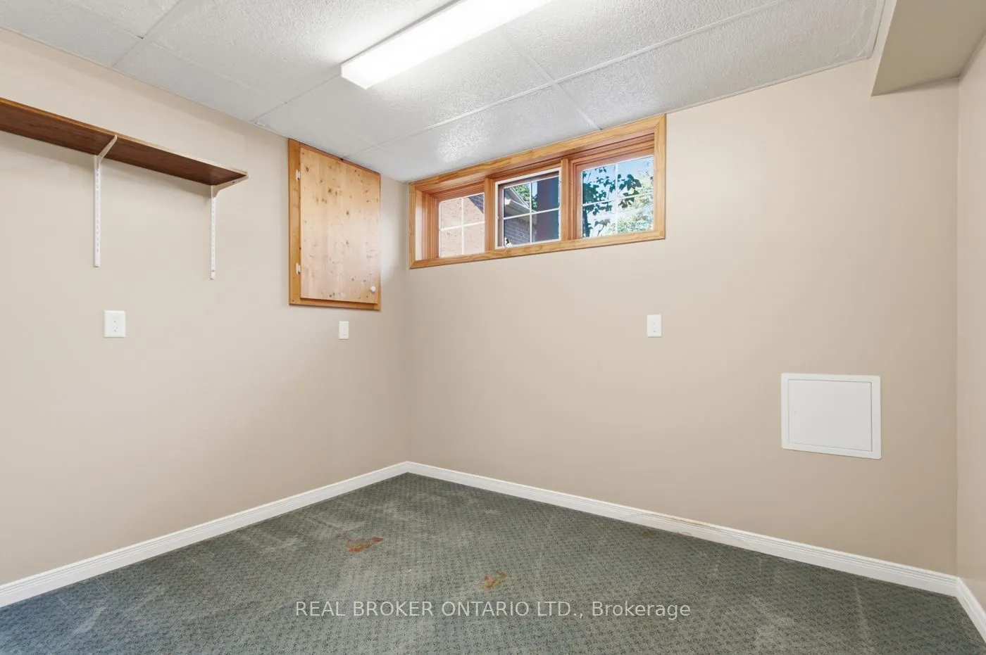 23 MADISON Court W