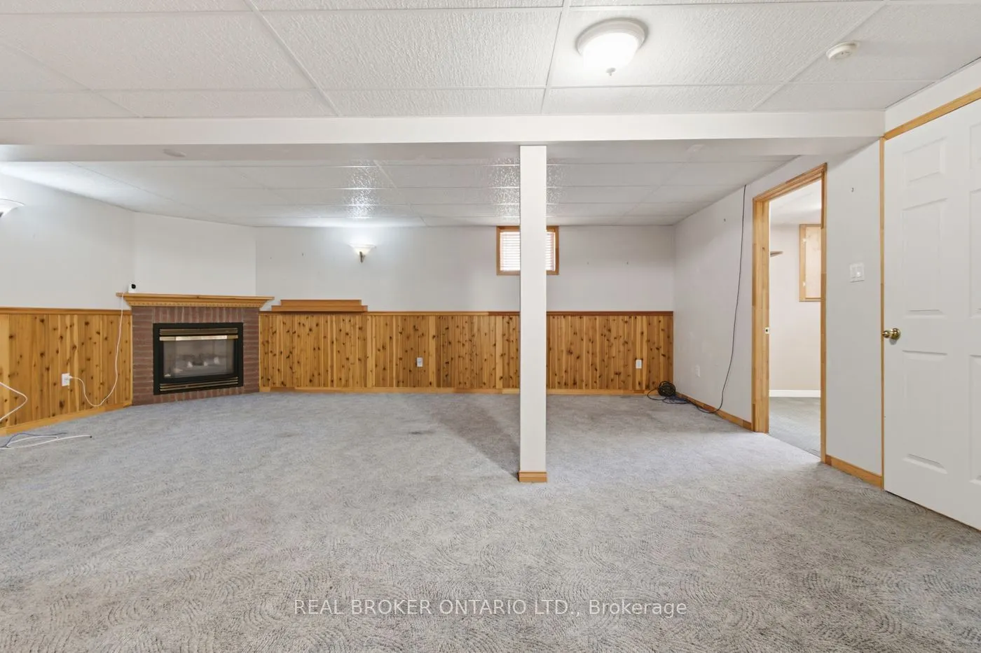 23 MADISON Court W