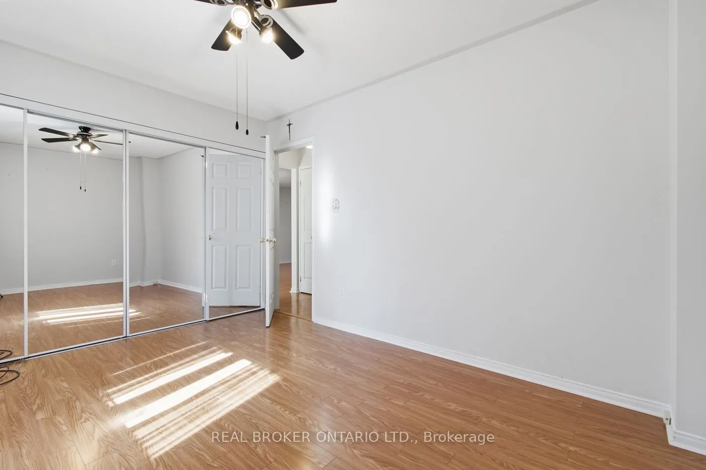 23 MADISON Court W