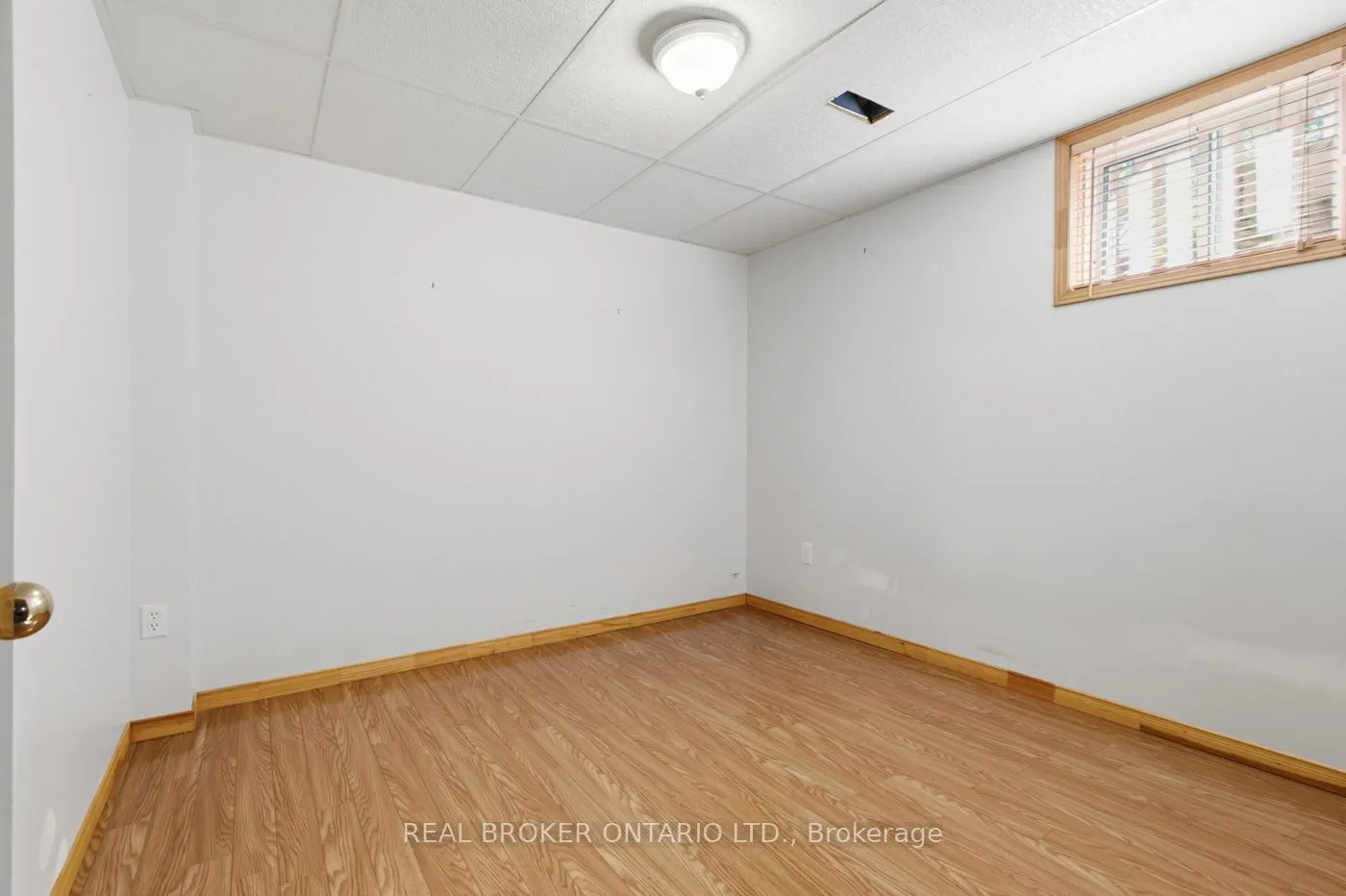 23 MADISON Court W