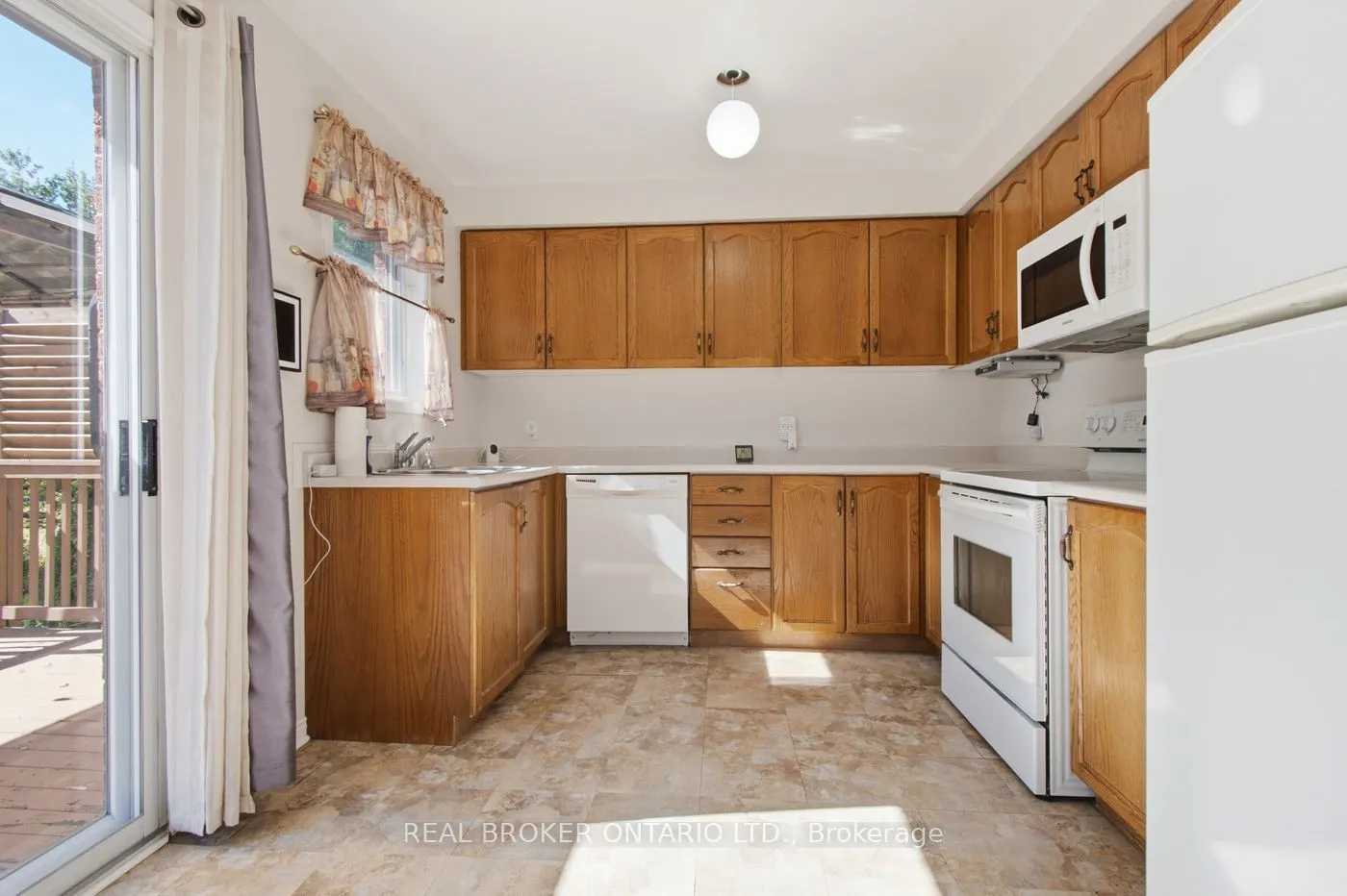 23 MADISON Court W