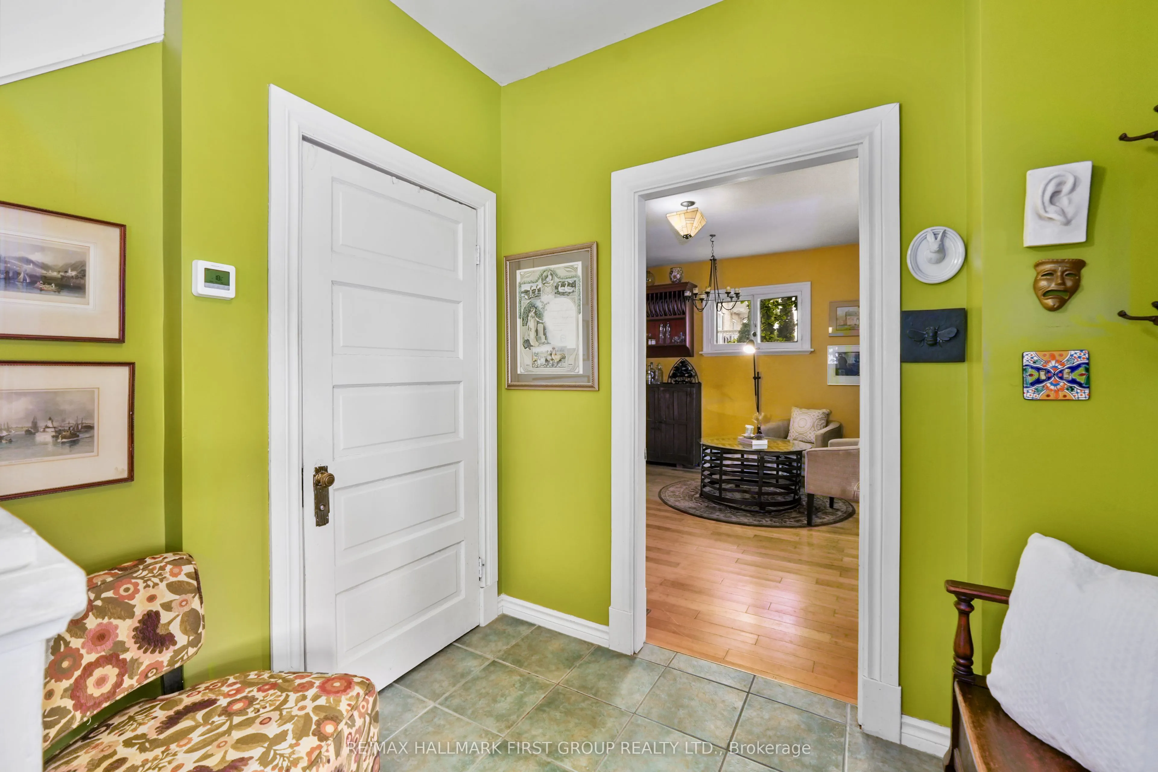 44 James Street W