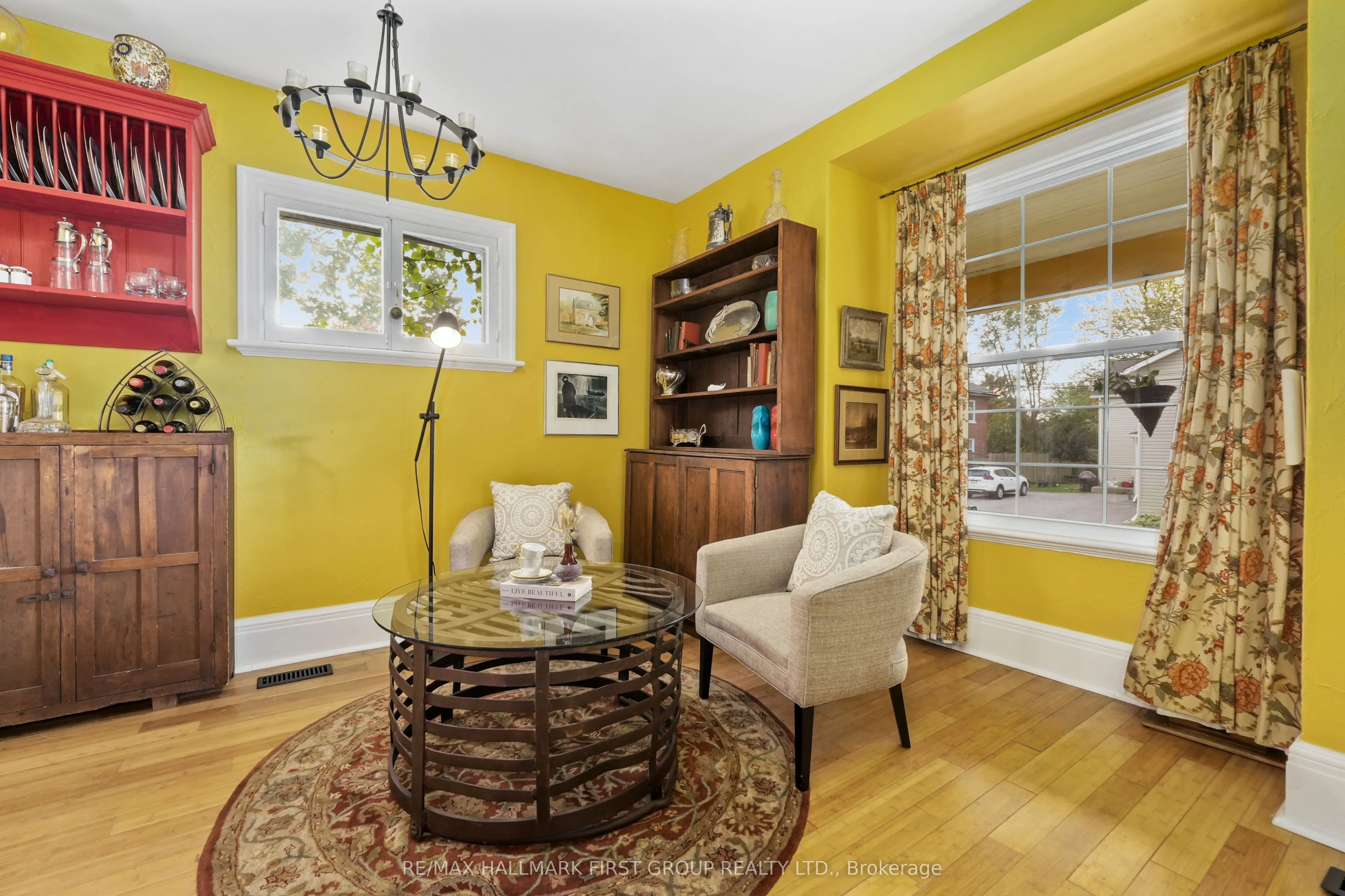 44 James Street W