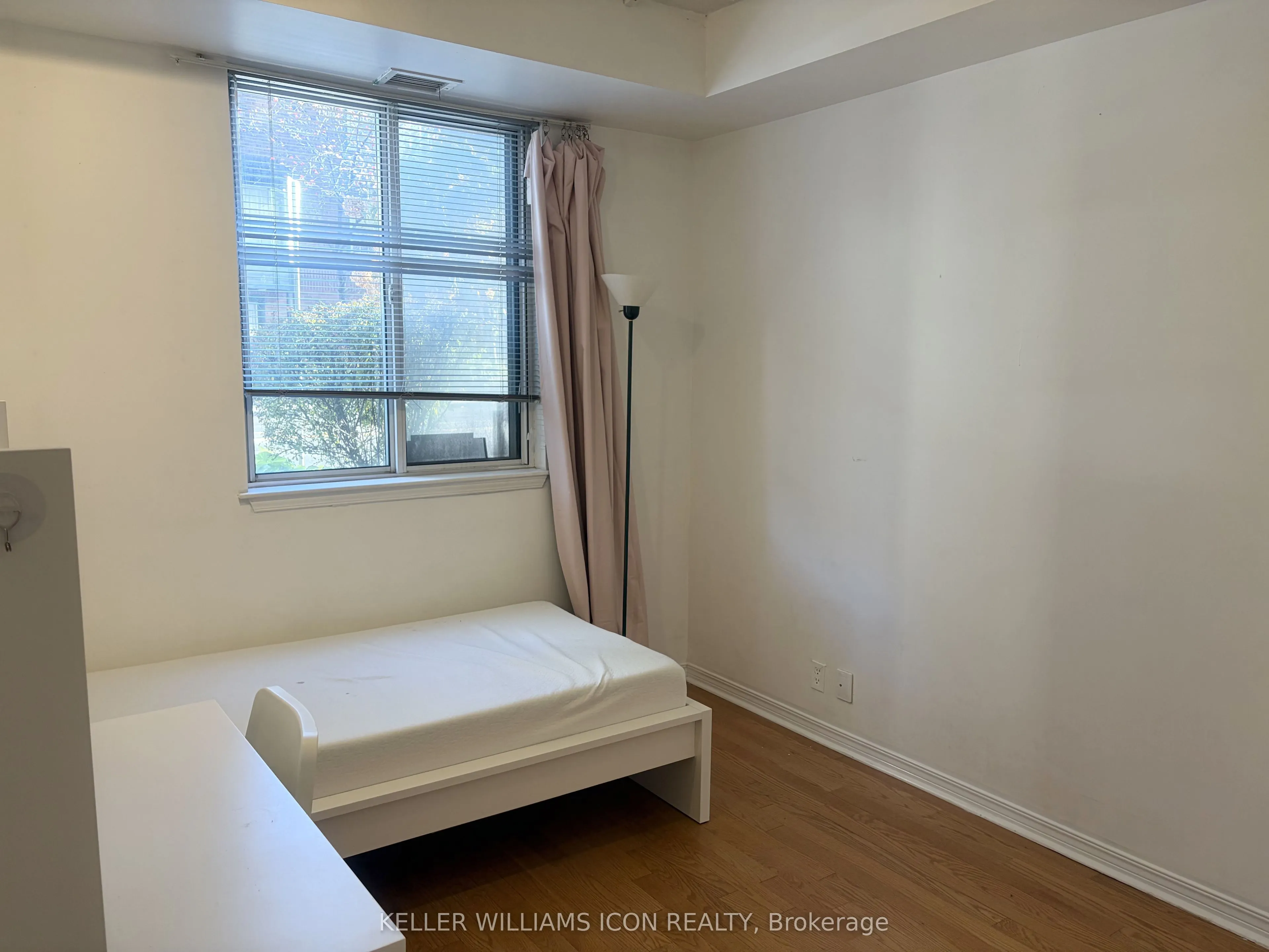 429 Somerset Street W #105