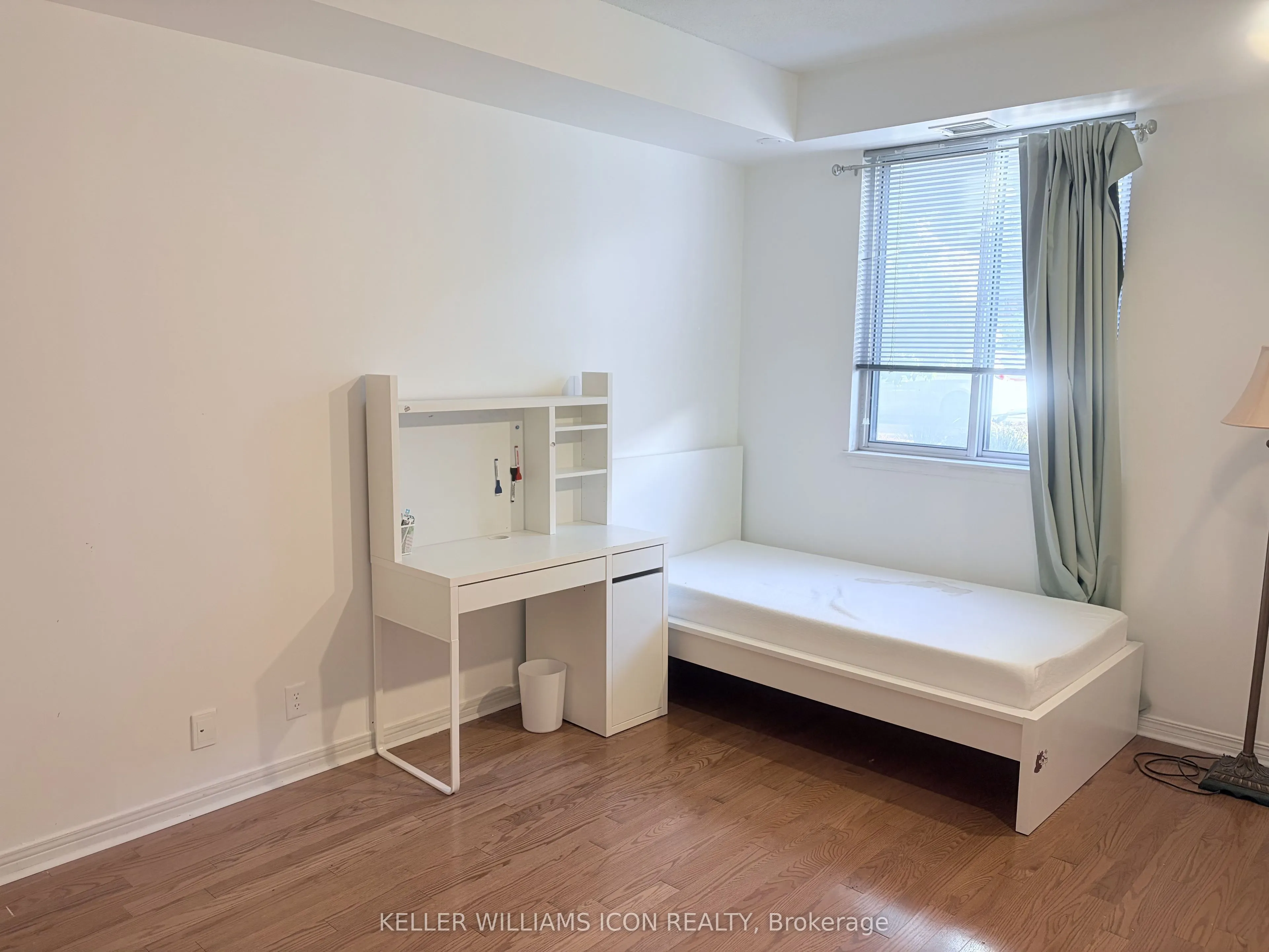 429 Somerset Street W #105