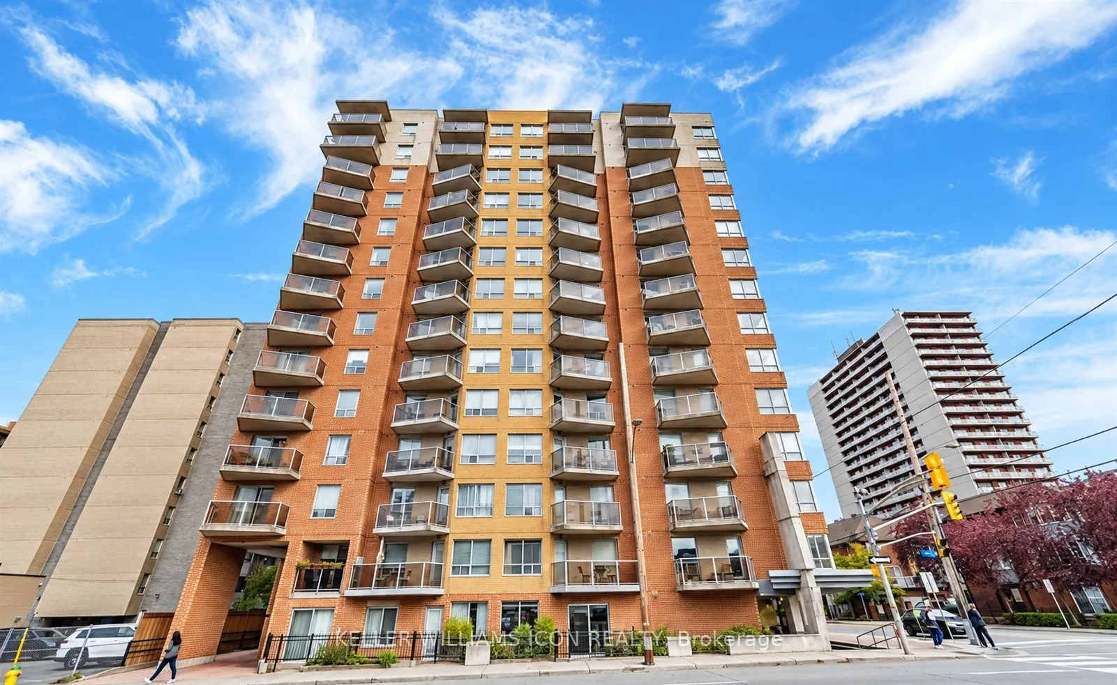 429 Somerset Street W #105