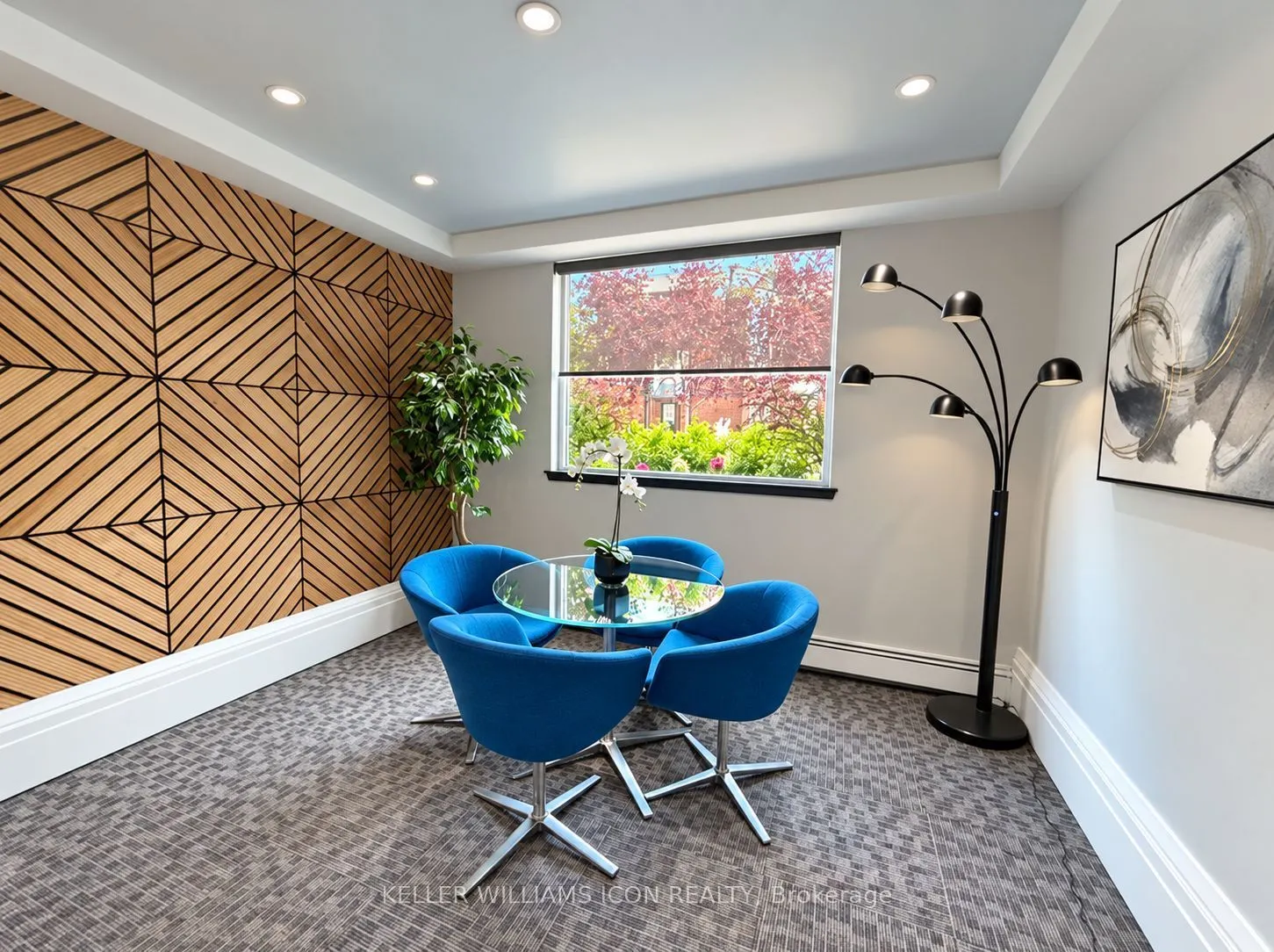 429 Somerset Street W #105