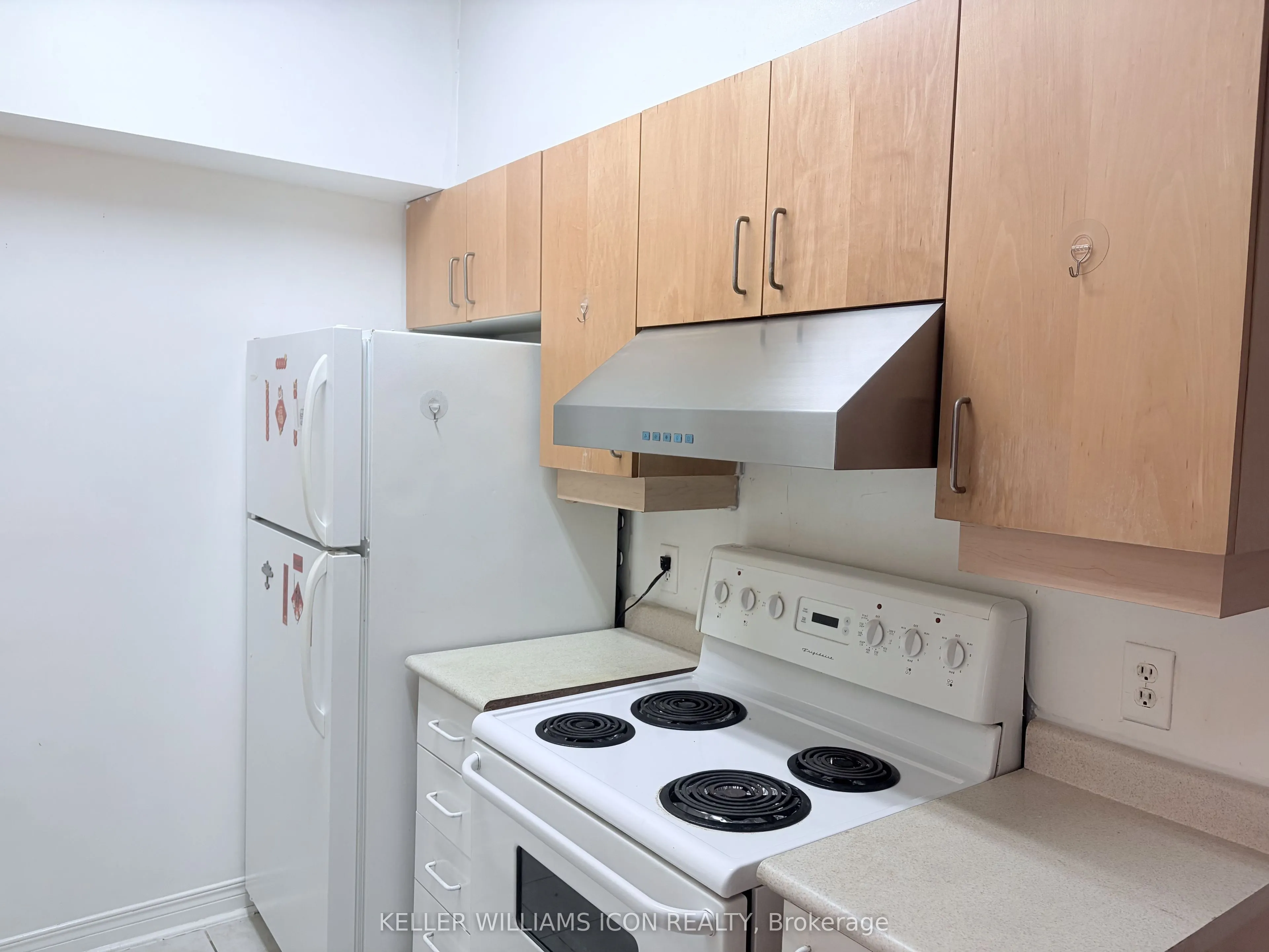 429 Somerset Street W #105