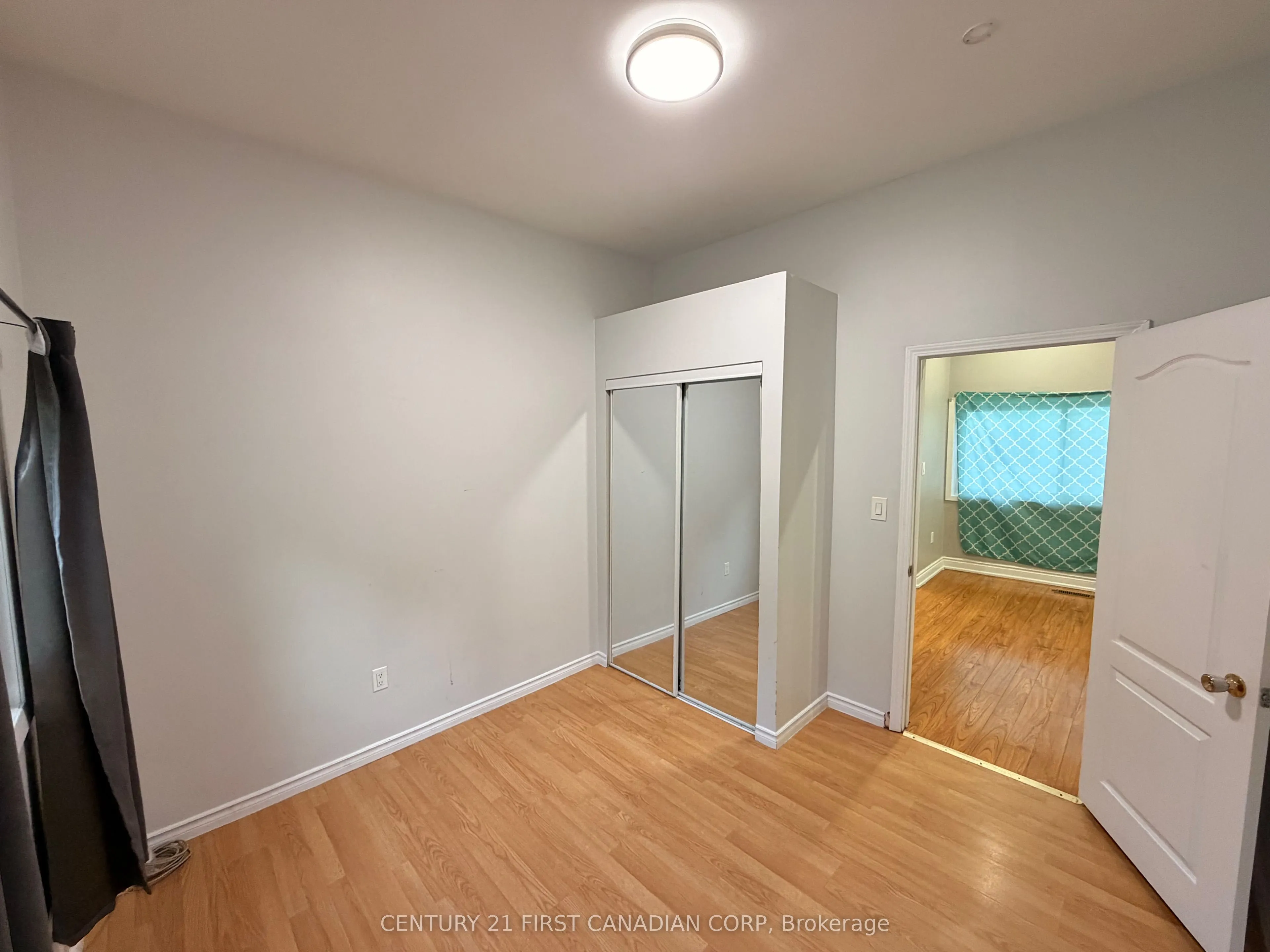 31 Adelaide Street S #MAIN