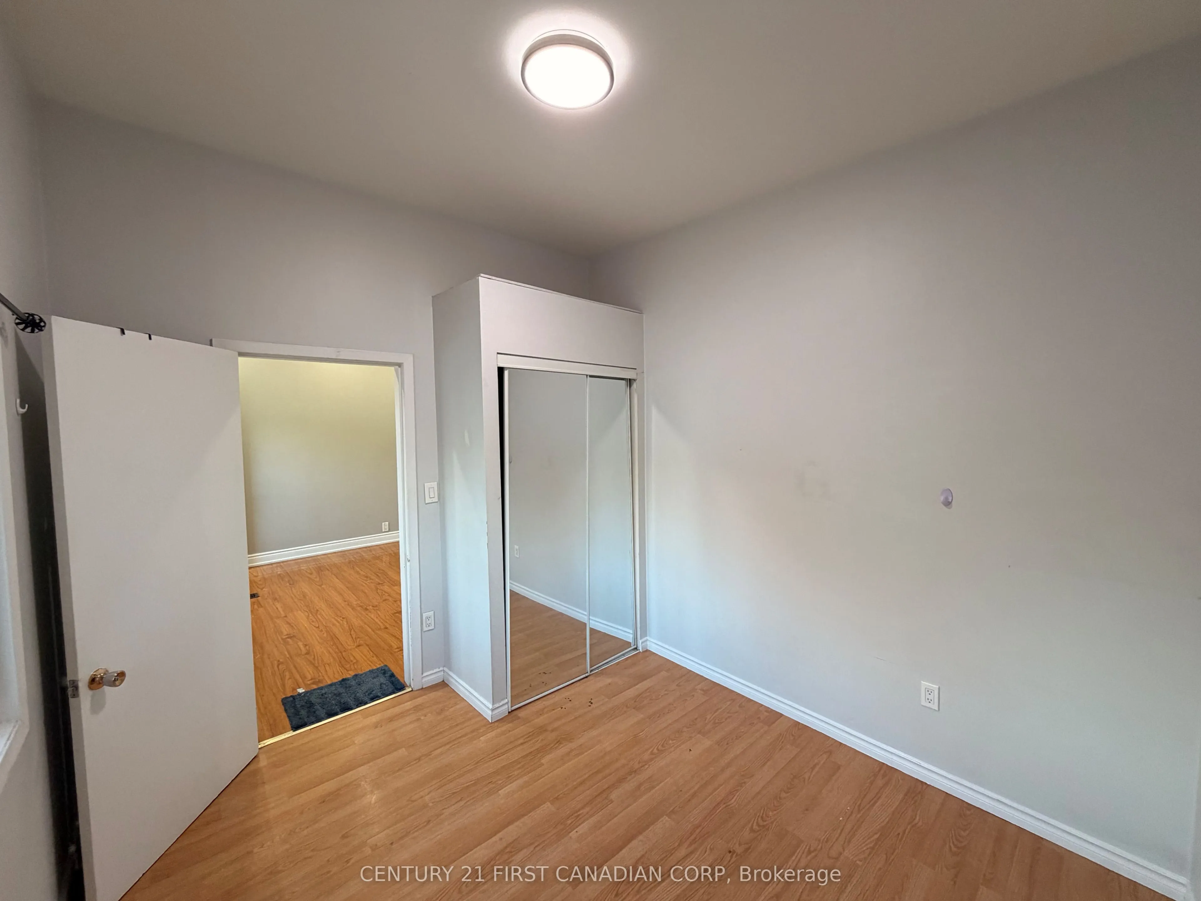 31 Adelaide Street S #MAIN