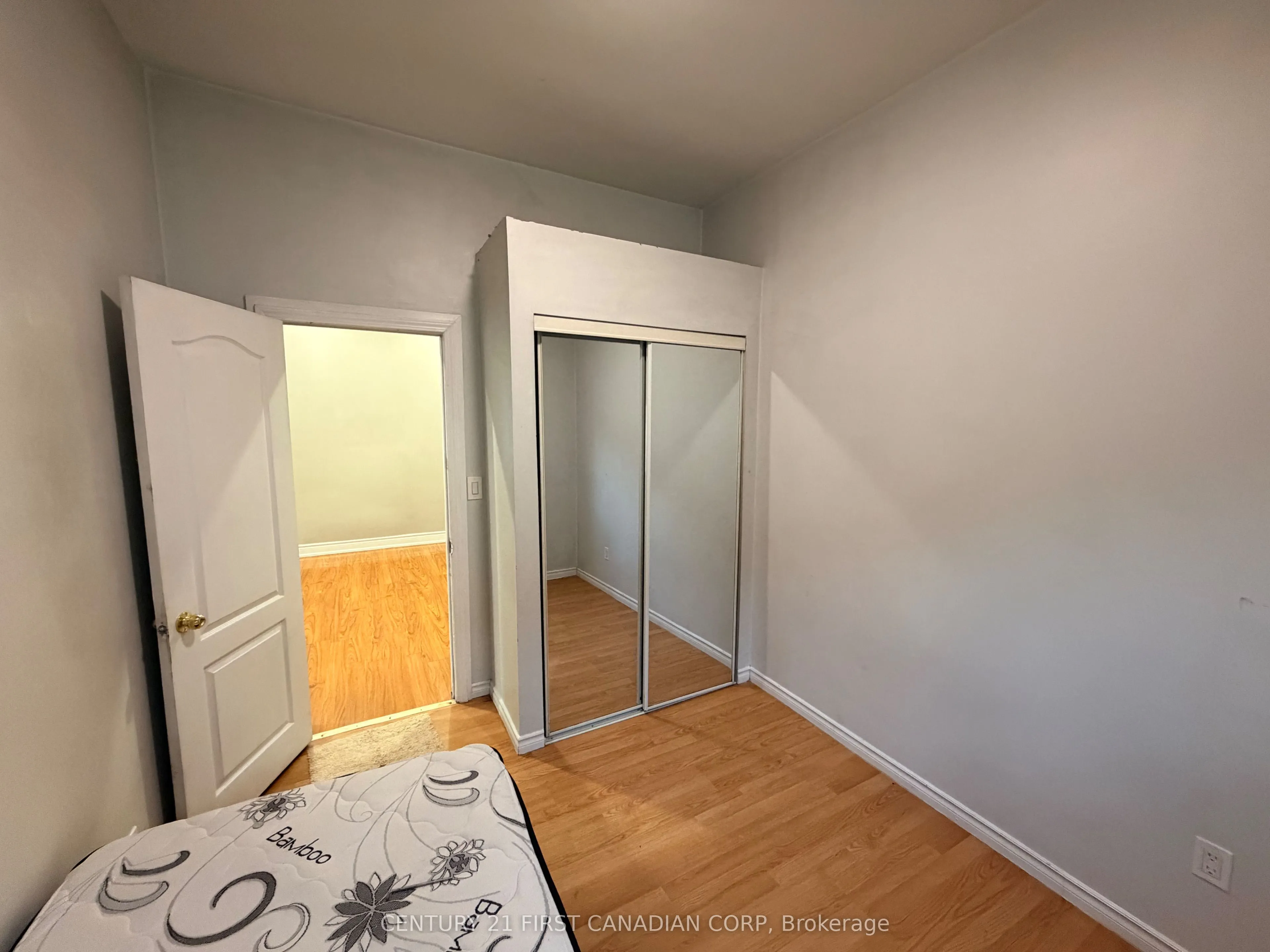 31 Adelaide Street S #MAIN