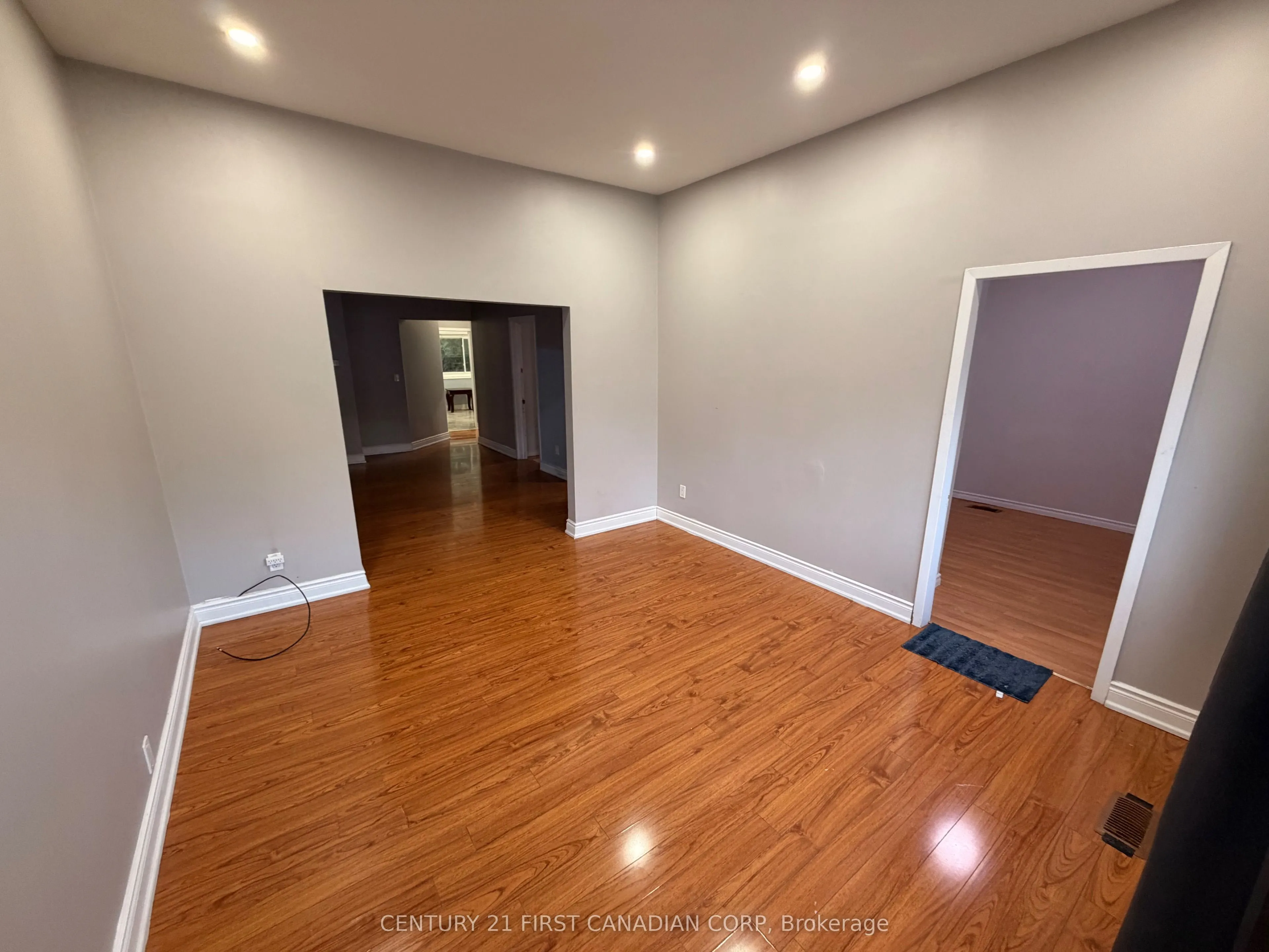 31 Adelaide Street S #MAIN