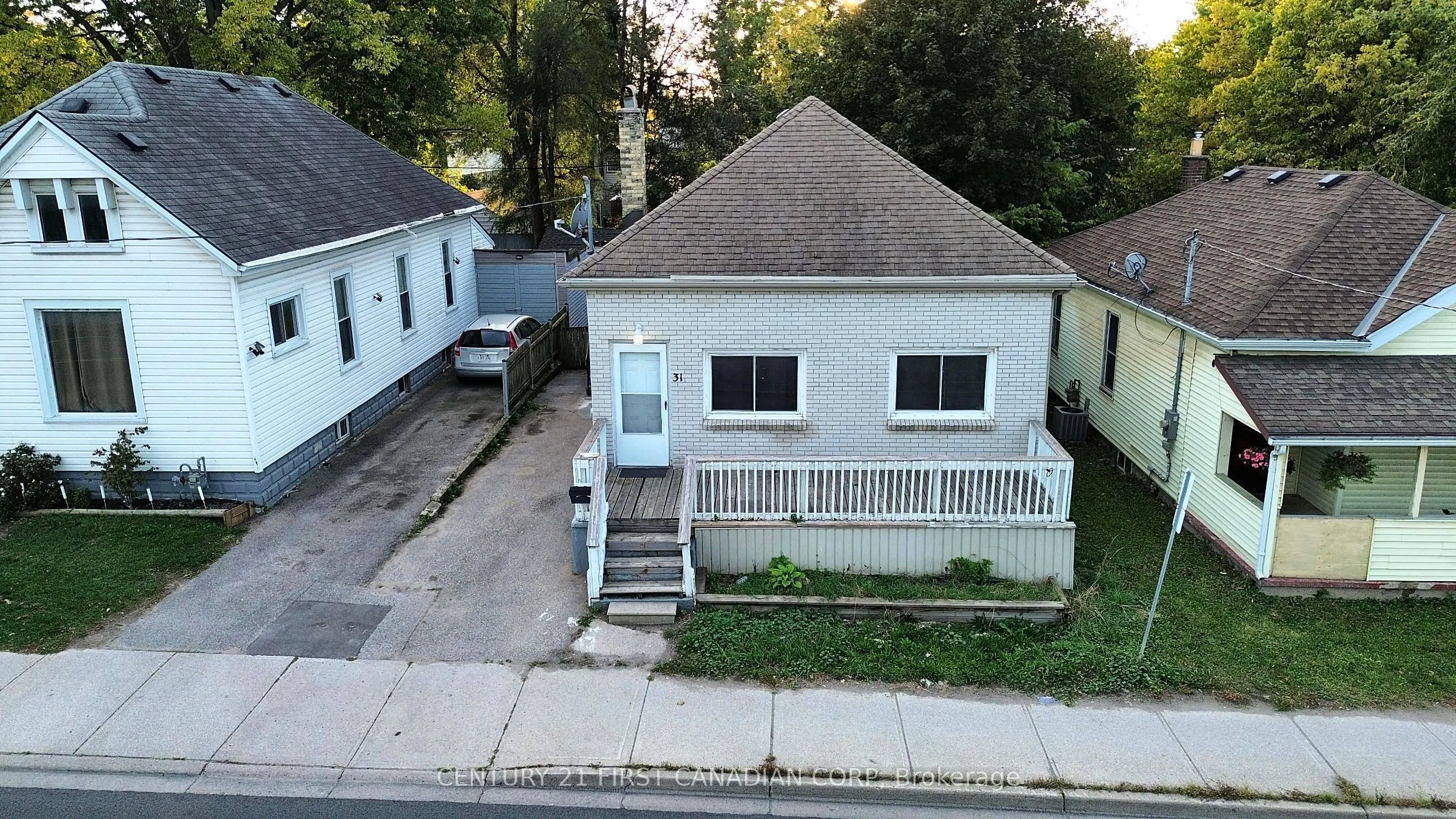 31 Adelaide Street S #MAIN