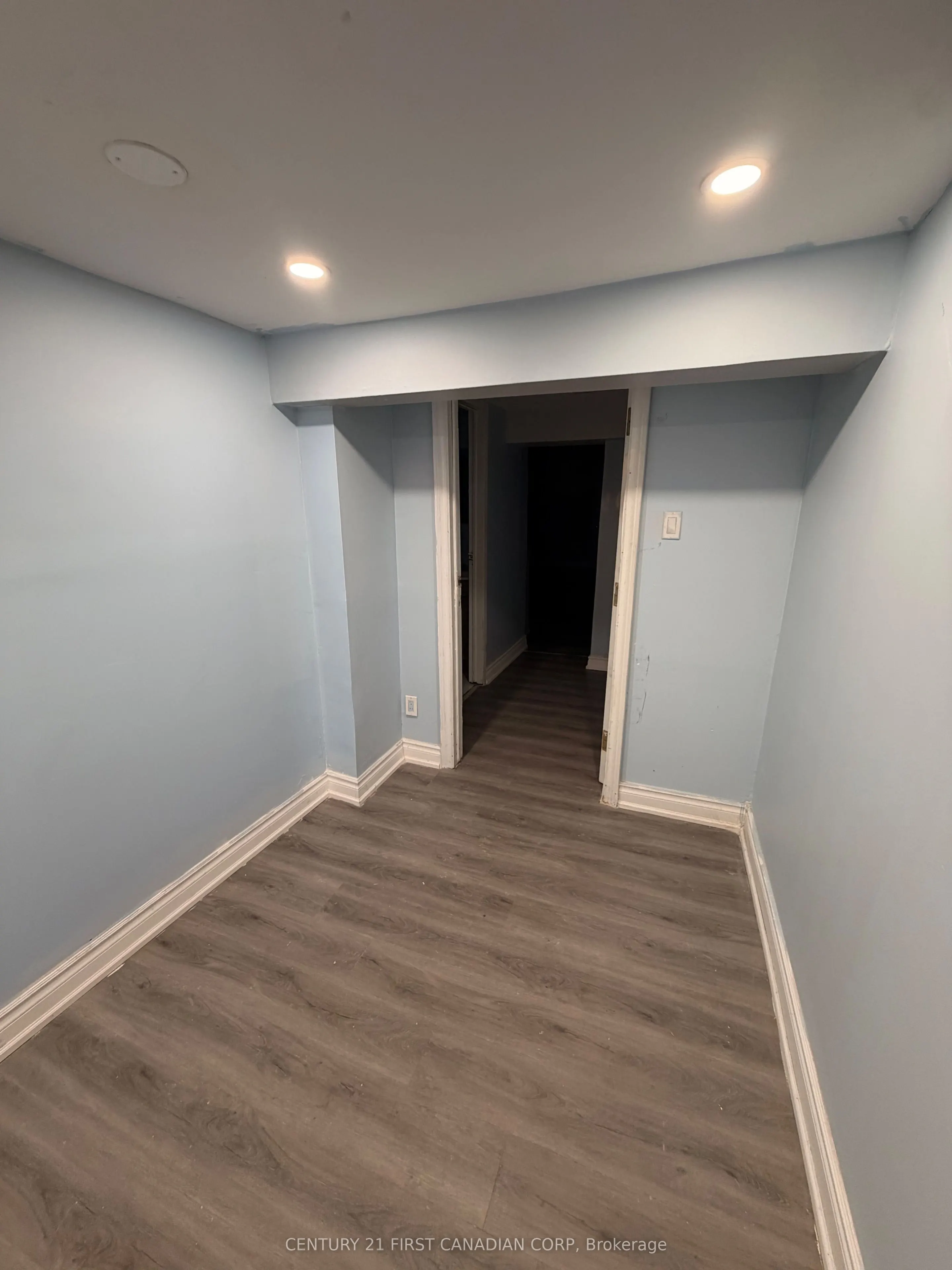 31 Adelaide Street S #LOWER