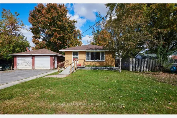 4 Davidson Street W