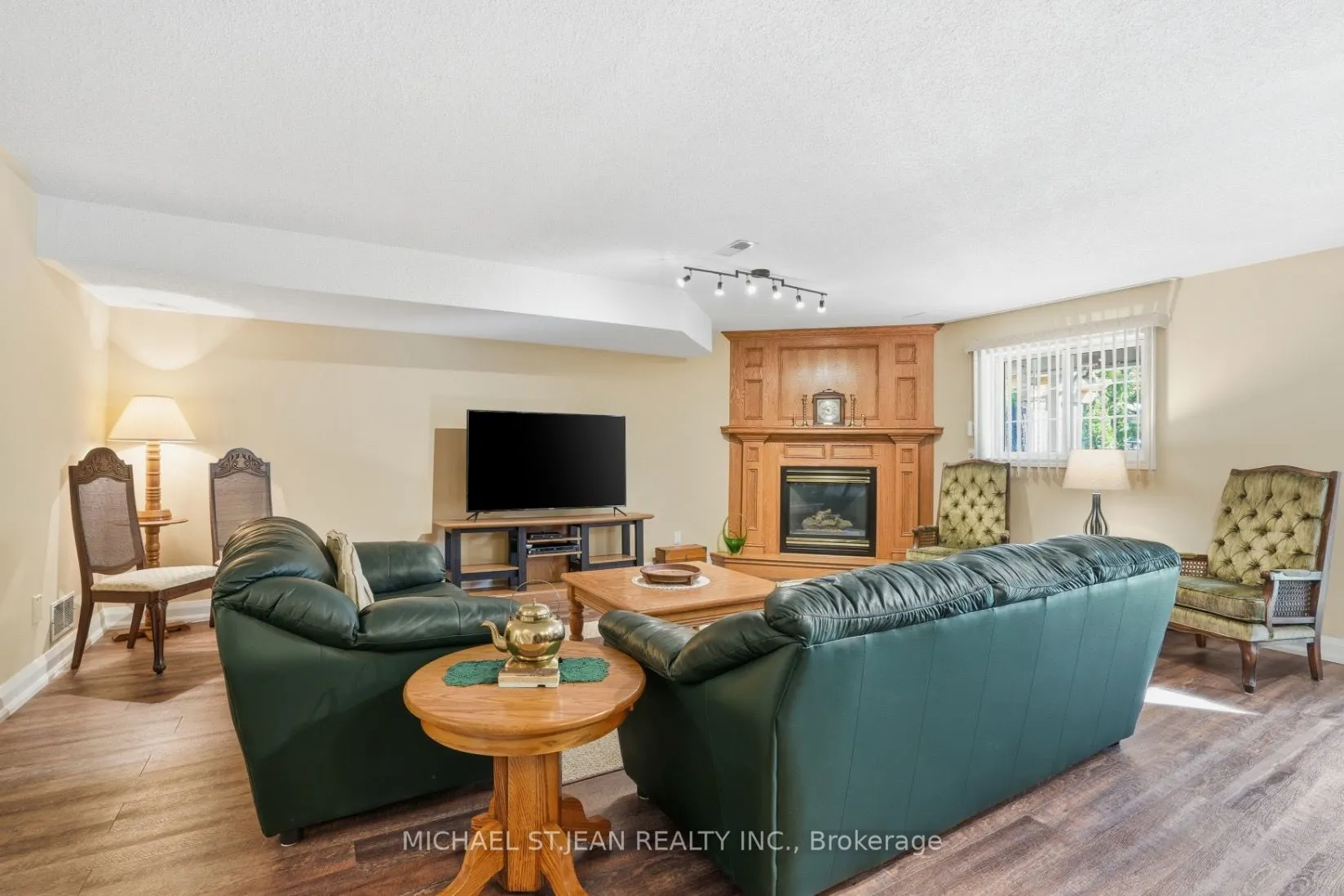9 Kinsman Court S