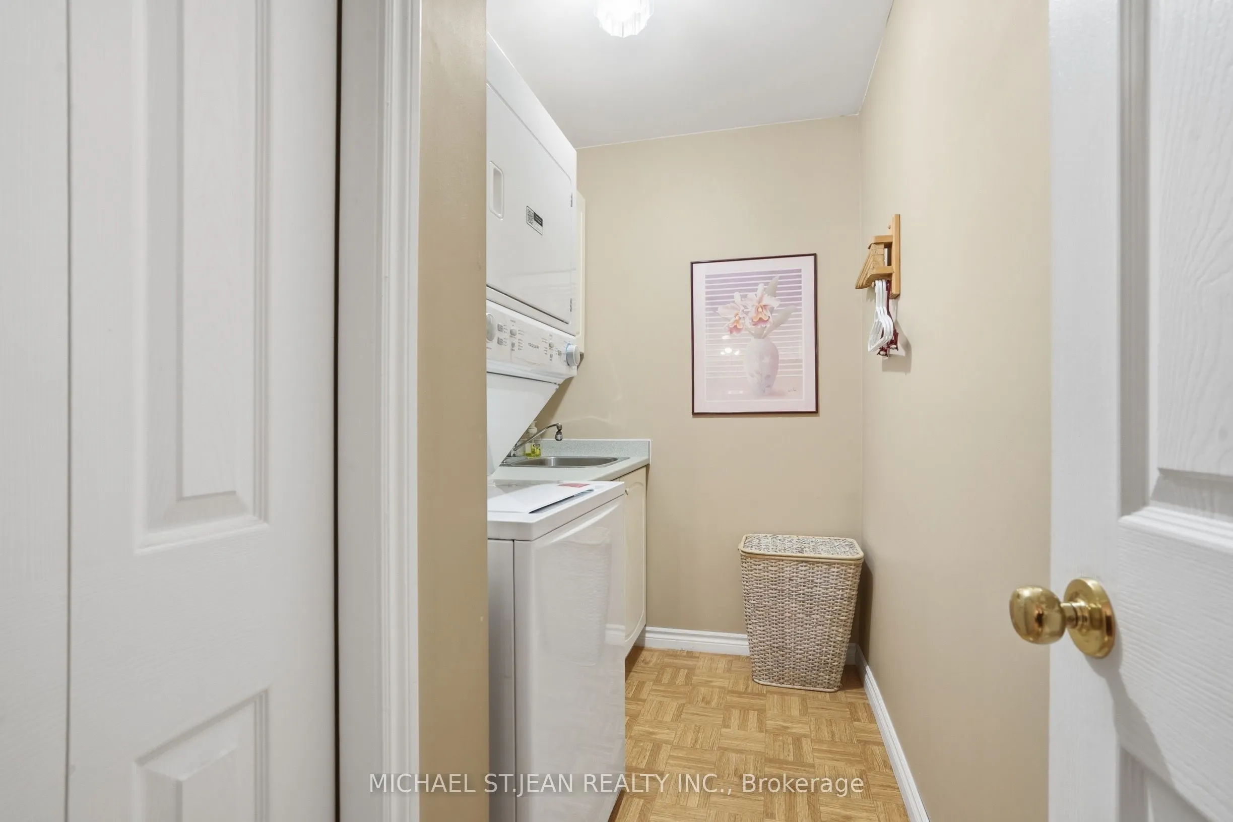 9 Kinsman Court S