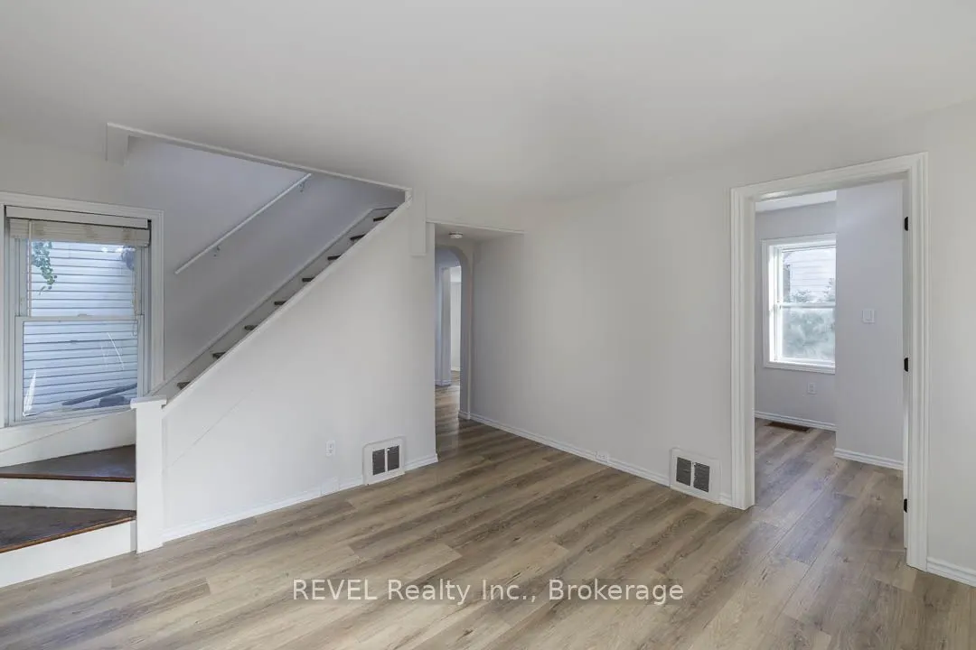 389 Glendale Avenue