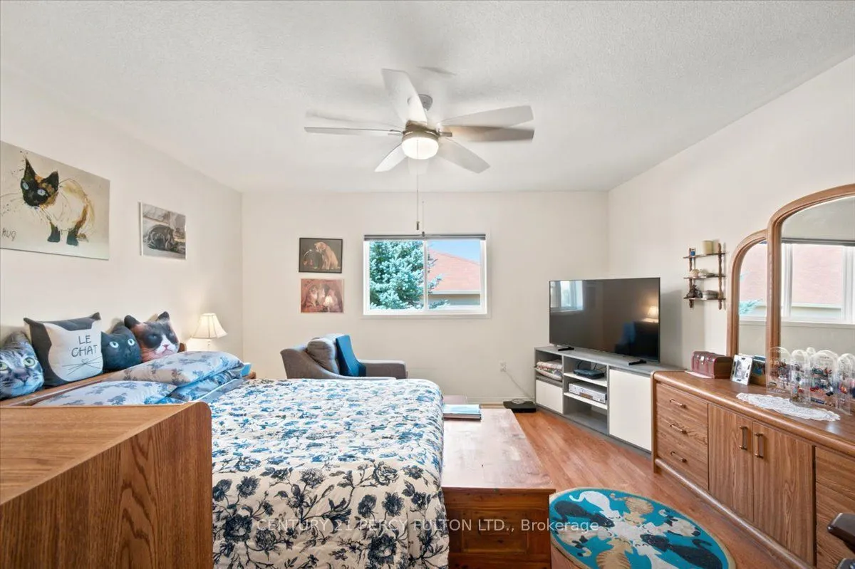111 White Drive