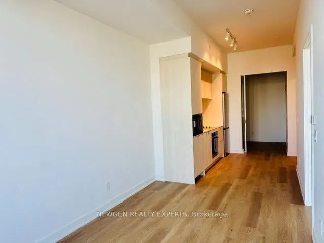 101 John Street N #716