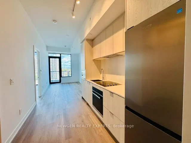 101 John Street N #716