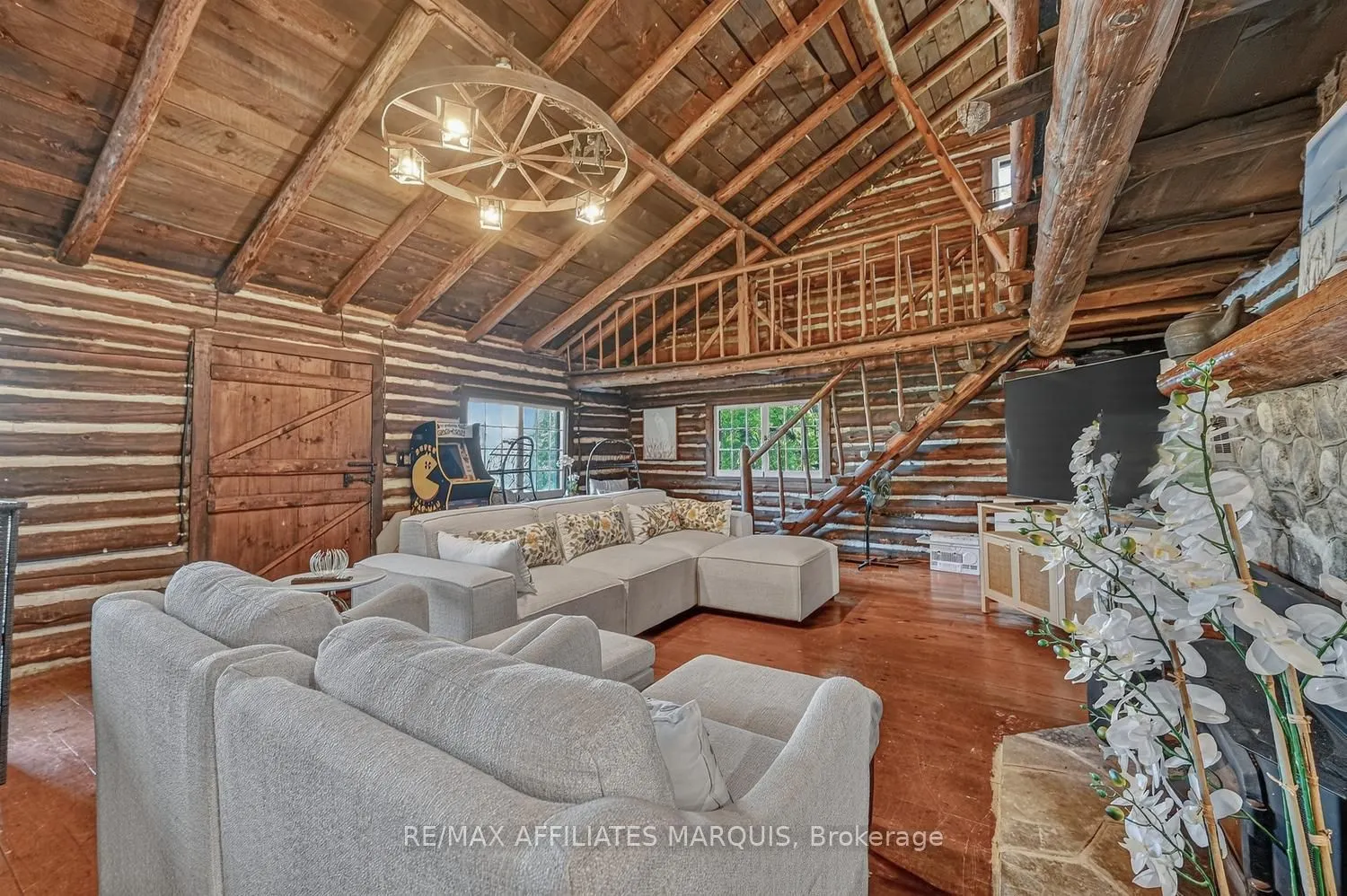 124 McLaren Lane