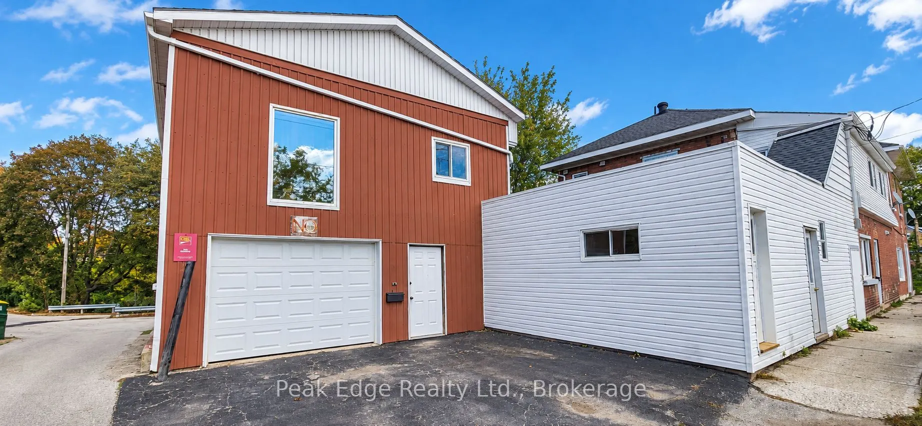 20 & 22 2nd Street SE