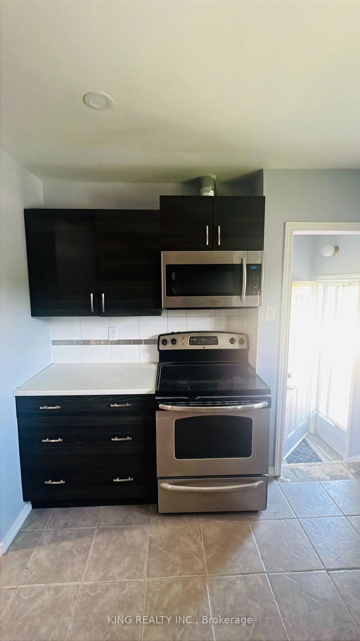 6 Genevive Crescent