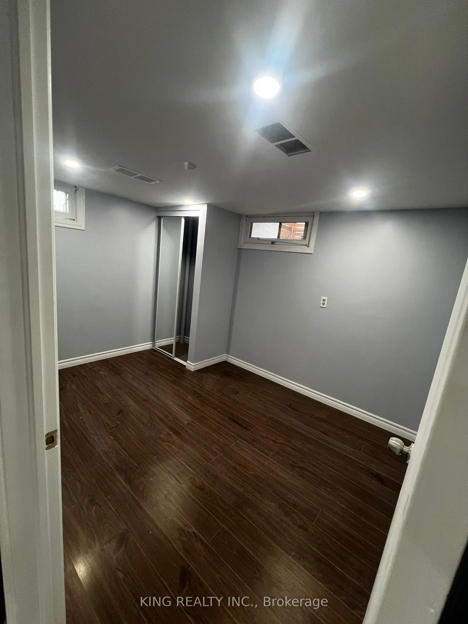 6 Genevive Crescent
