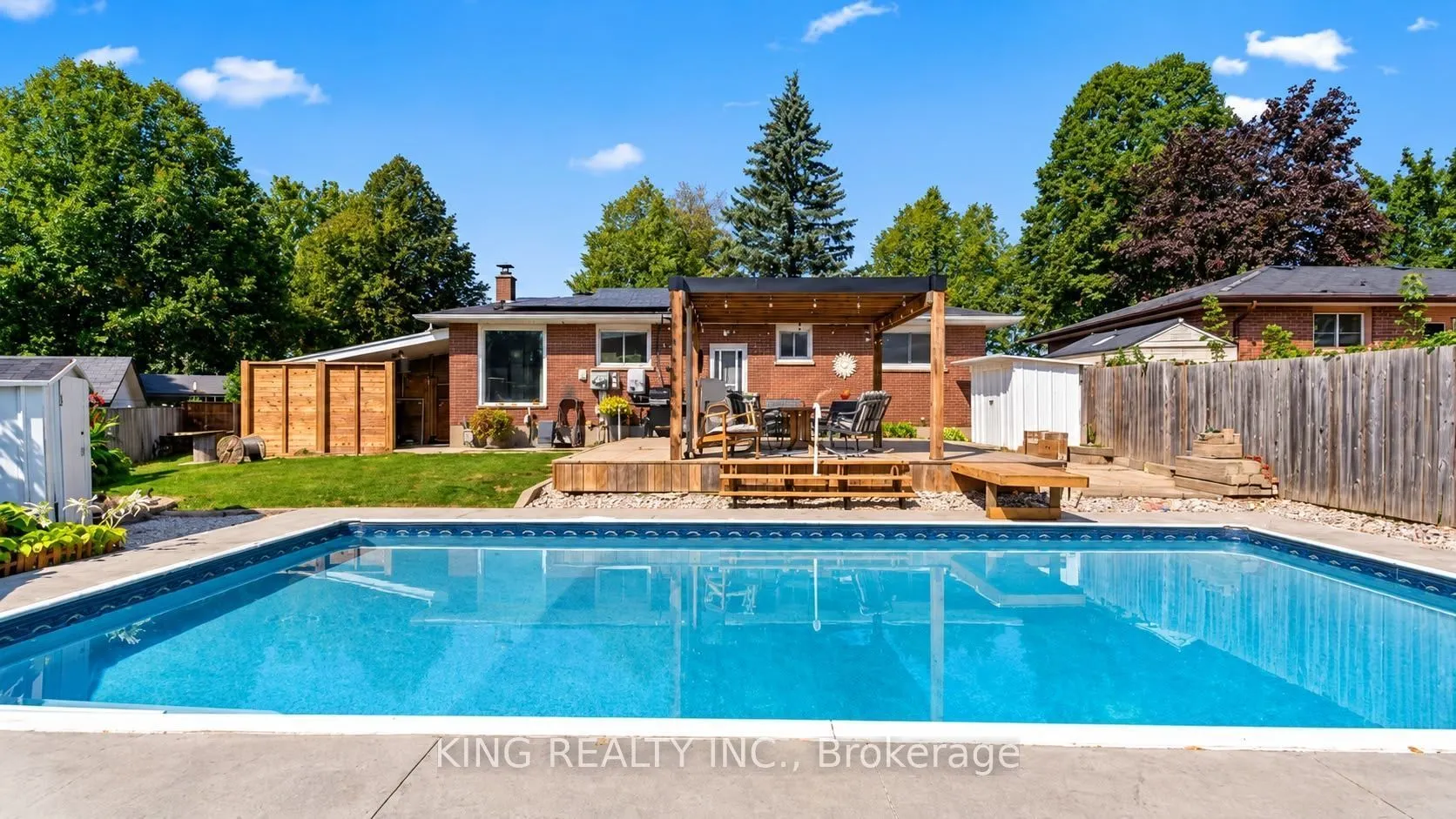 6 Genevive Crescent