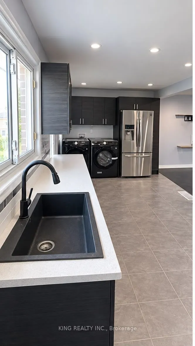 6 Genevive Crescent