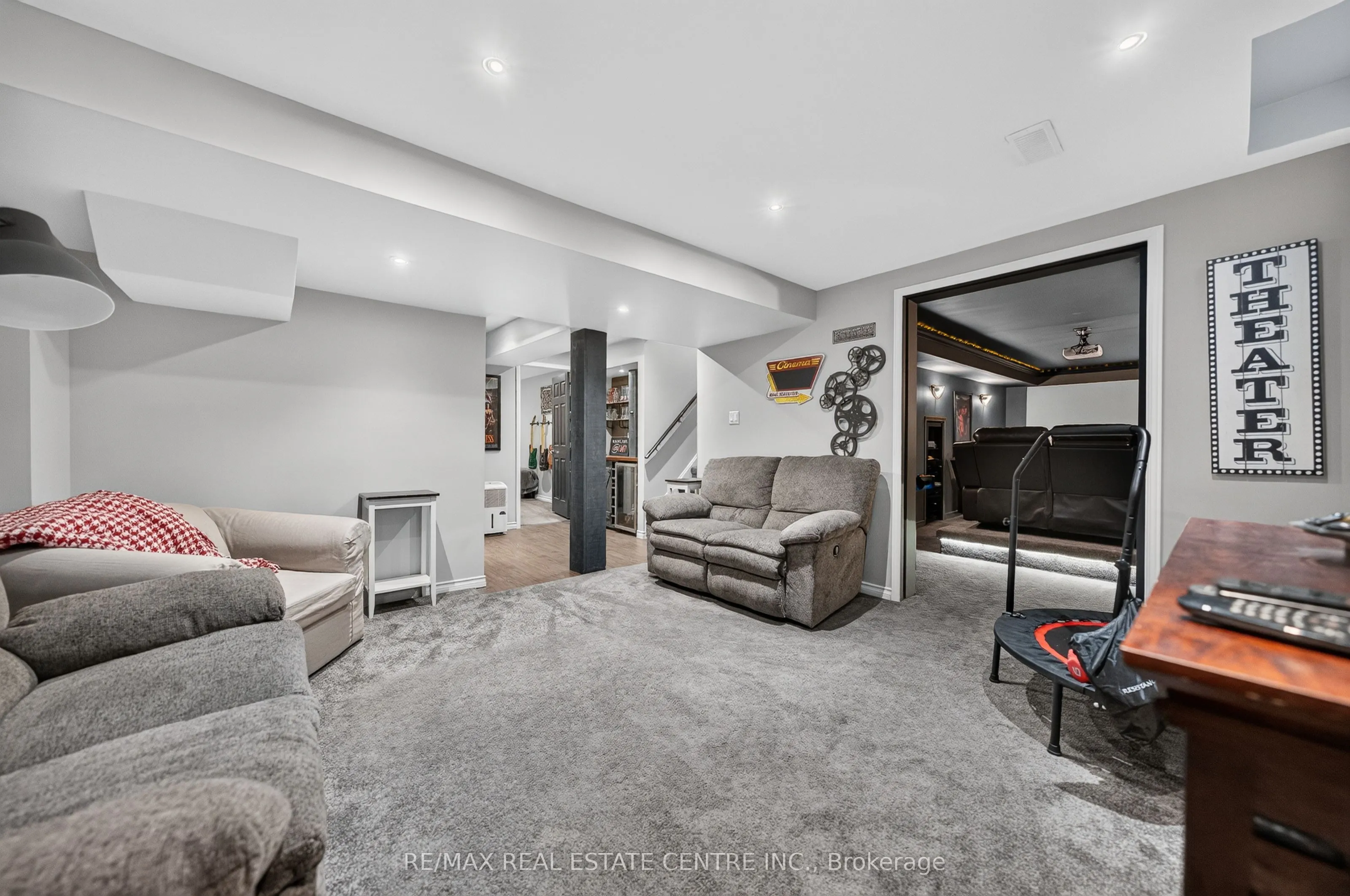 6 MATHEWS Court