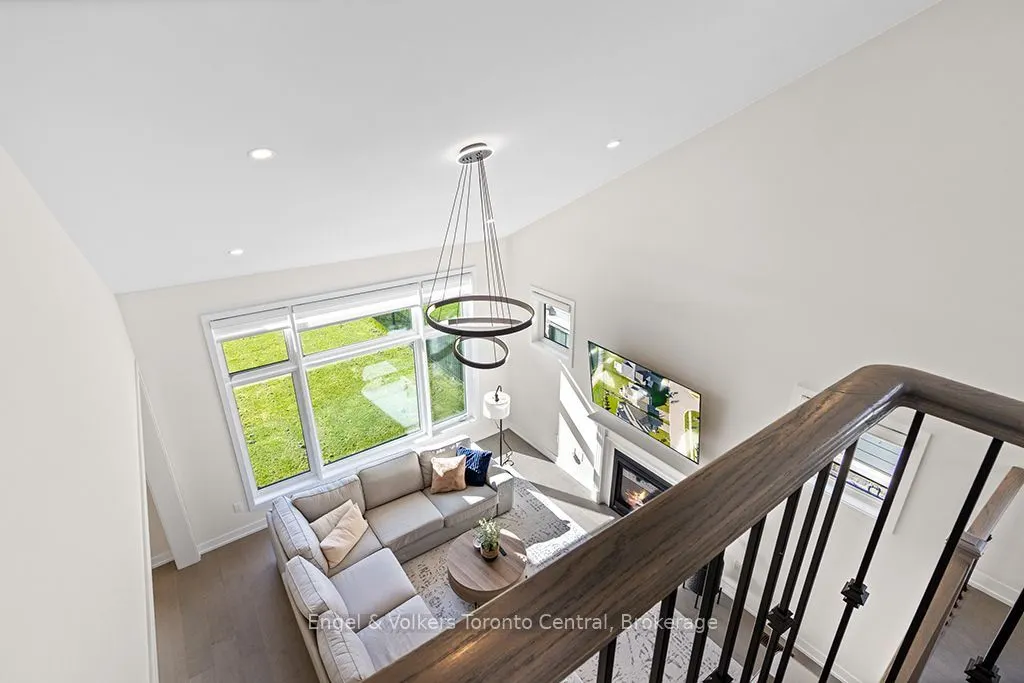 125 Stoneleigh Drive