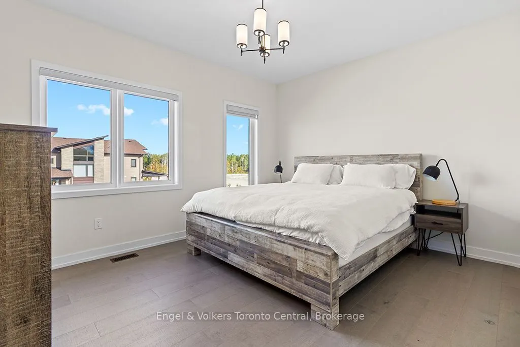 125 Stoneleigh Drive