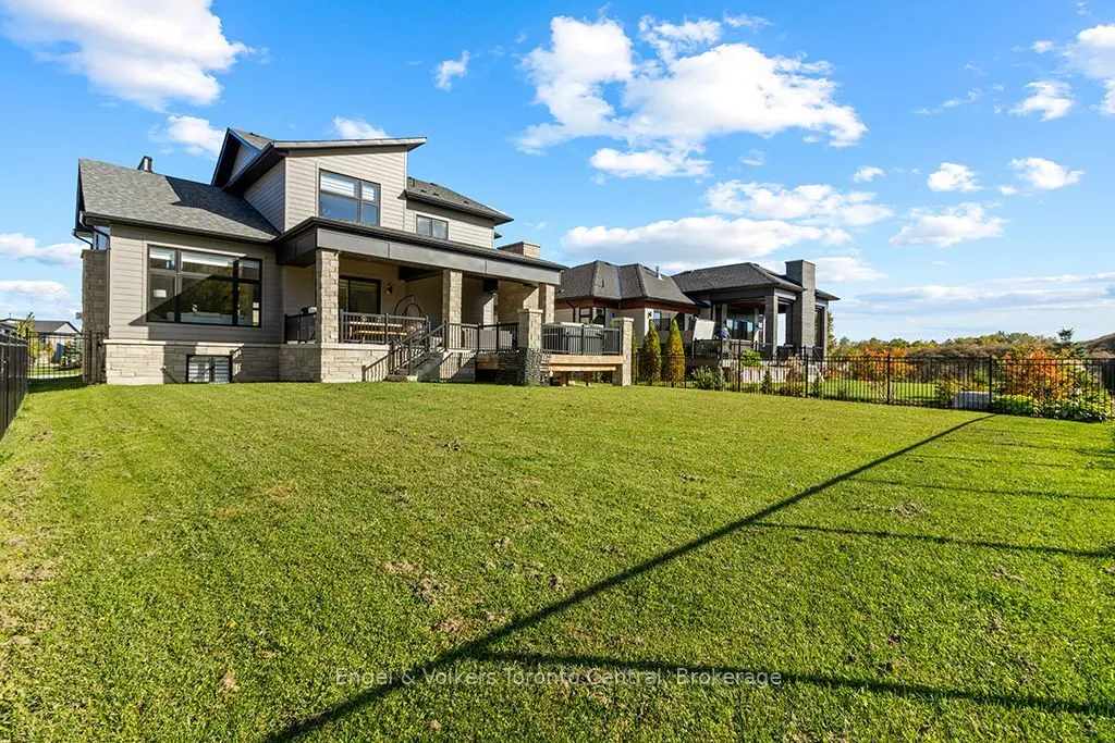 125 Stoneleigh Drive